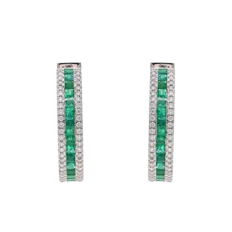 Taille mixte Meghna Jewels, créoles en or 18 carats avec émeraudes et diamants en vente