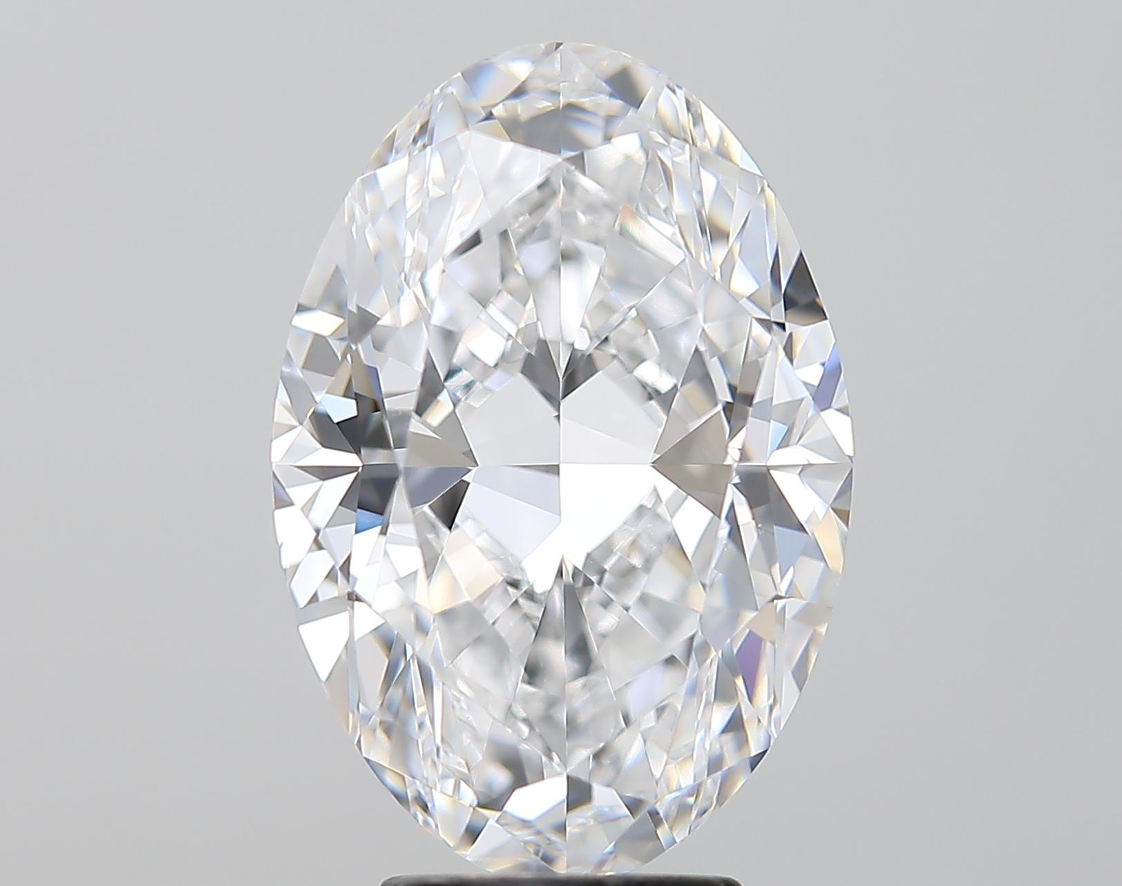 Taglio ovale MEGHNA JEWELS Anello solitario di diamanti ovali di colore D certificato GIA da 5,00 carati in vendita