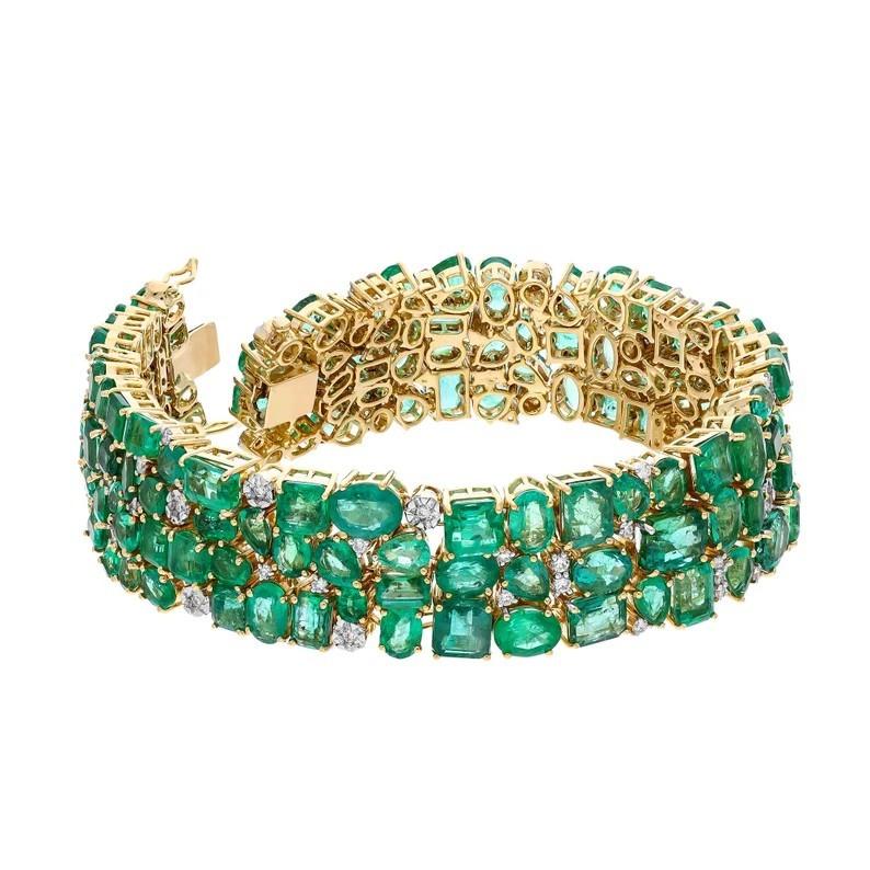 Moderno MEGHNA JEWELS Bracciale in oro 18 carati con diamante smeraldo da 46,17 carati in vendita
