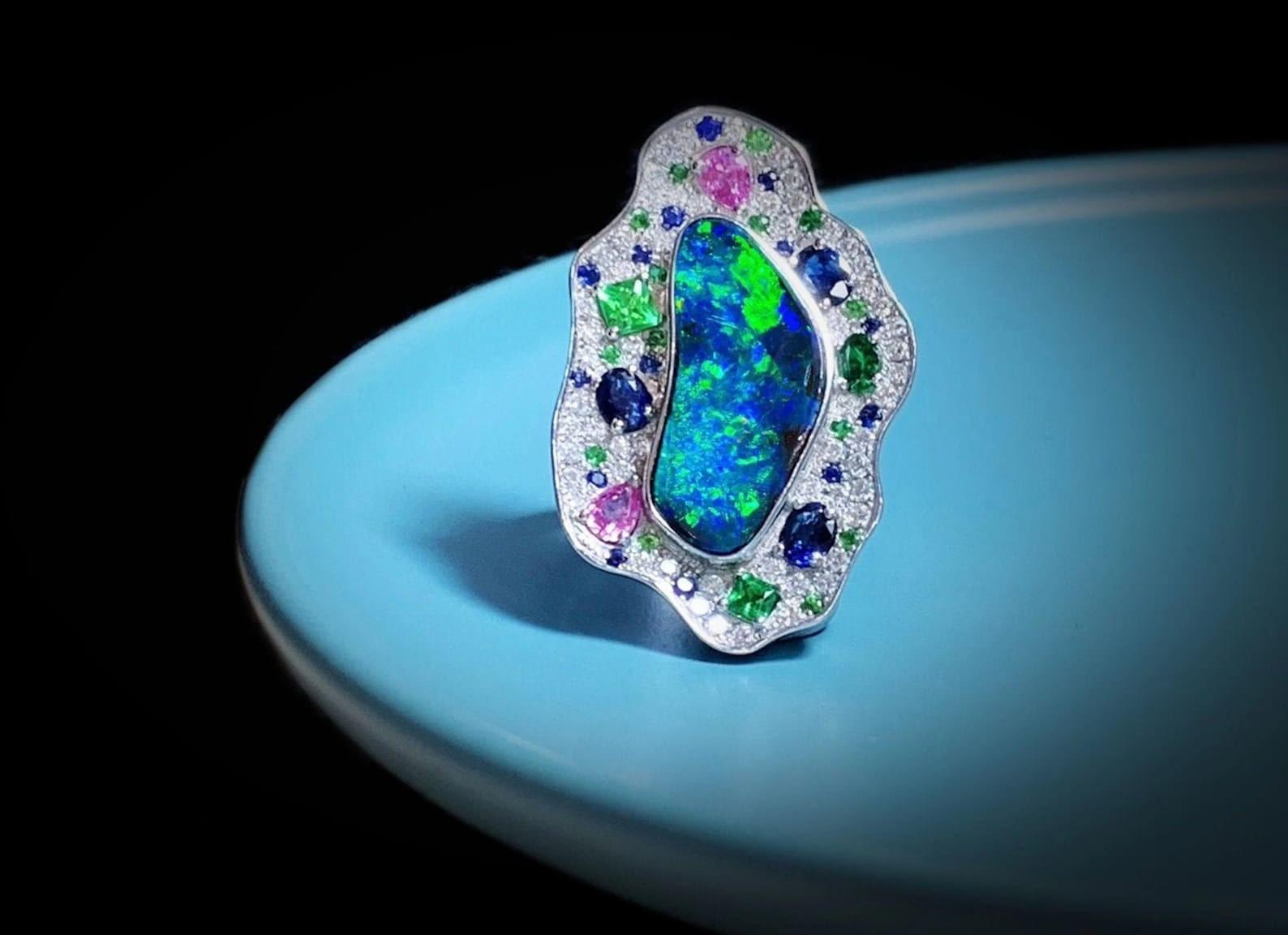 Moderne Meghna Jewels, bague Islande en or 14 carats, opale et diamant en vente