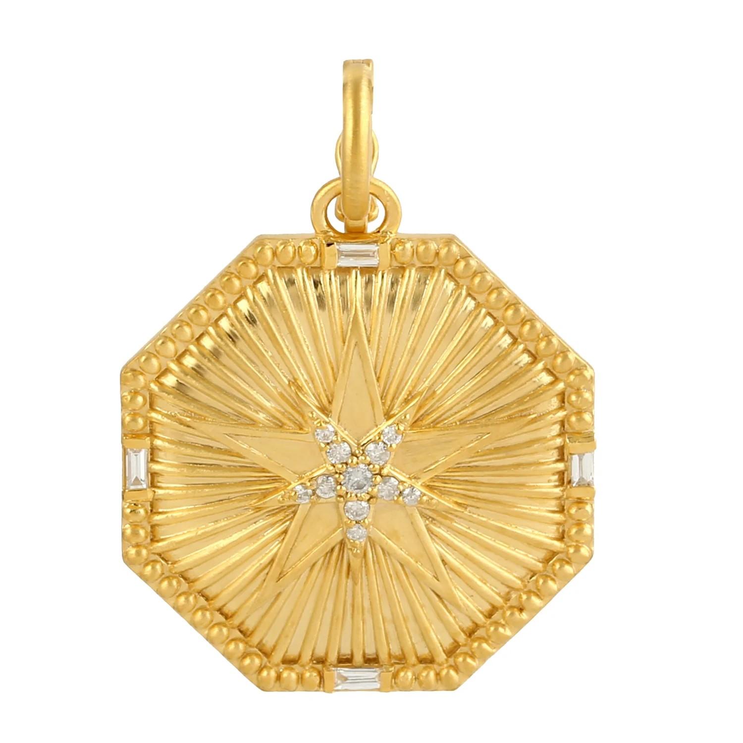 Taille mixte Meghna Jewels, collier pendentif à breloque étoile en or 14 carats et diamants en vente