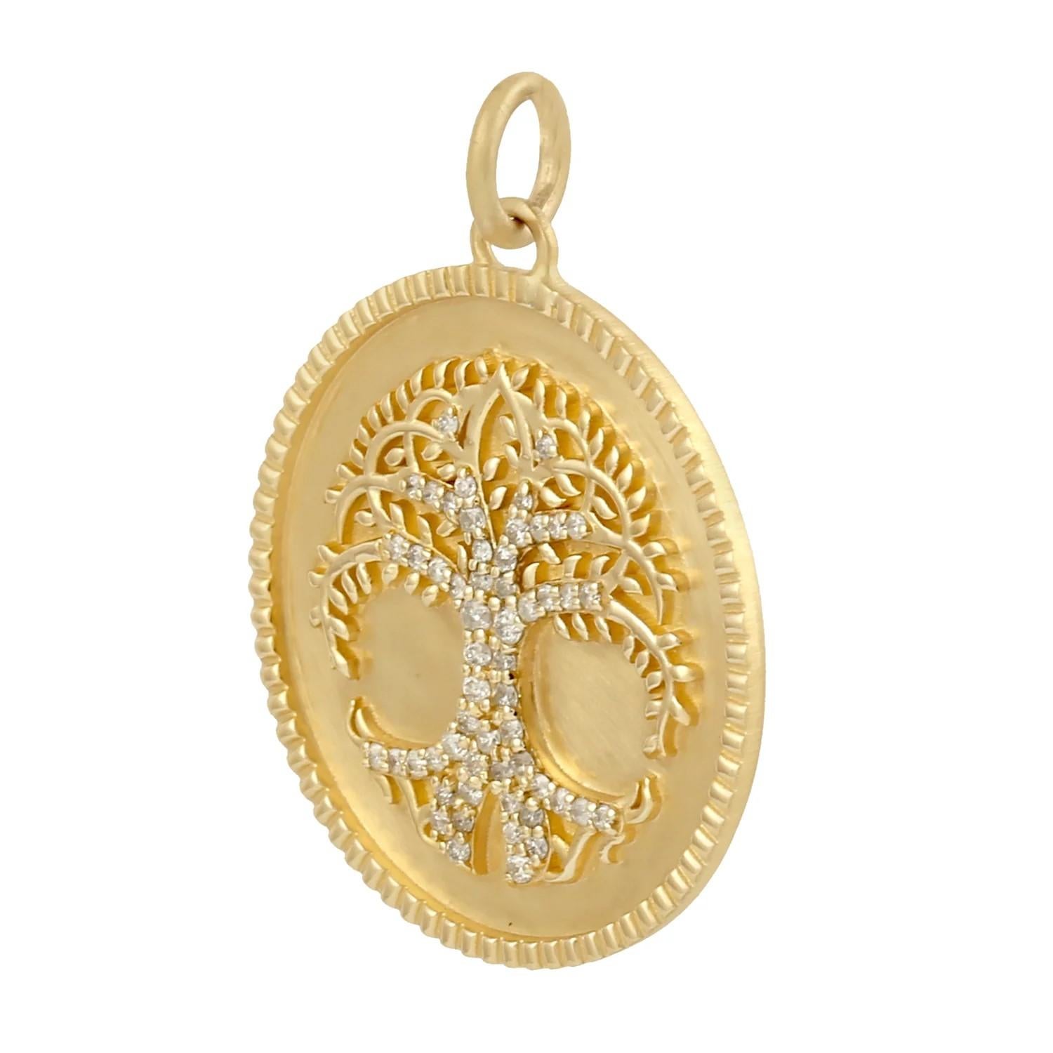 Moderne Meghna Jewels Collier pendentif en or 14 carats avec médaillon en forme d'arbre de vie et diamants en vente