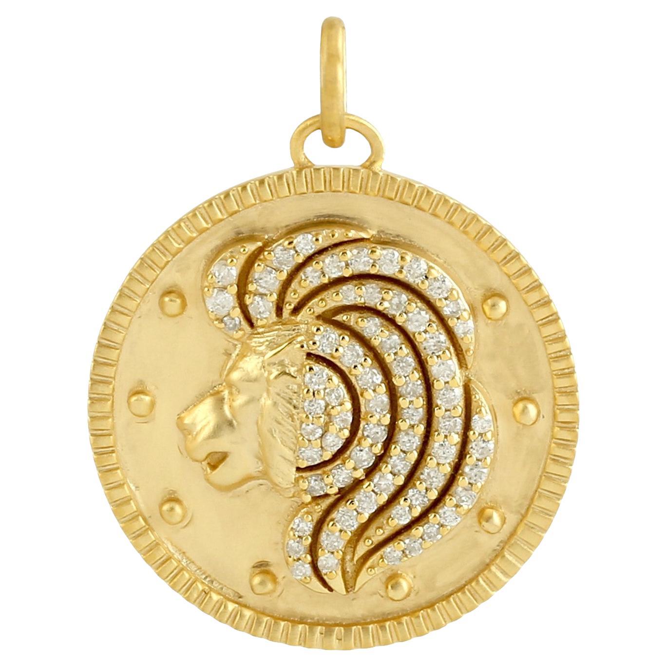 Meghna Jewels Collier à pendentifs en or jaune 14K avec breloque en forme de médaillon du Zodiac Leo