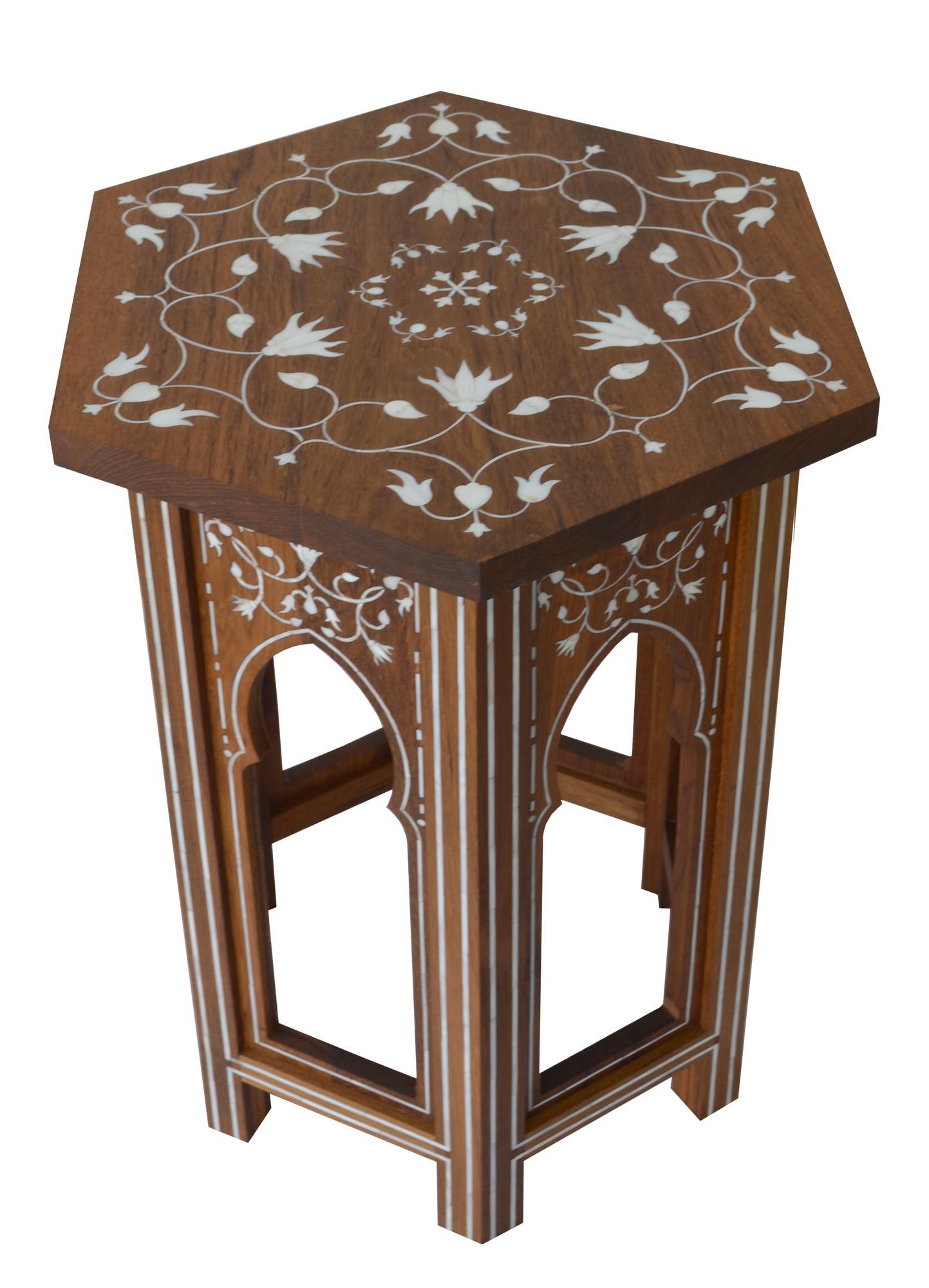 Indien Table Mehrab avec incrustation MOP en bois fabriquée à la main en Inde par Stephanie Odegard en vente