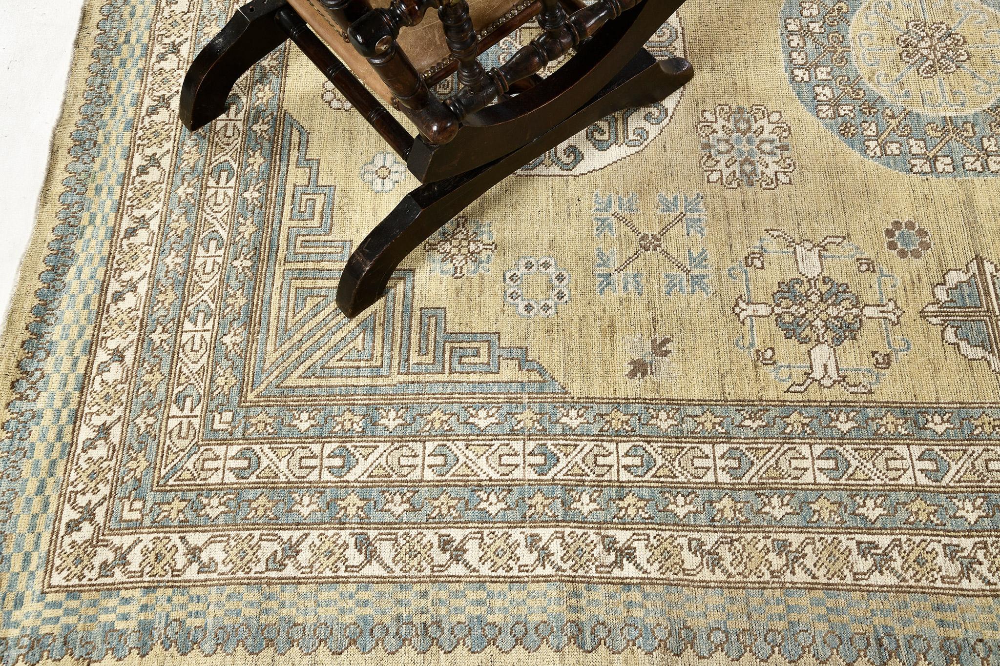 Mehraban Khotan-Design-Revival D5387 Safira aus dem 18. Jahrhundert (Afghanisch) im Angebot