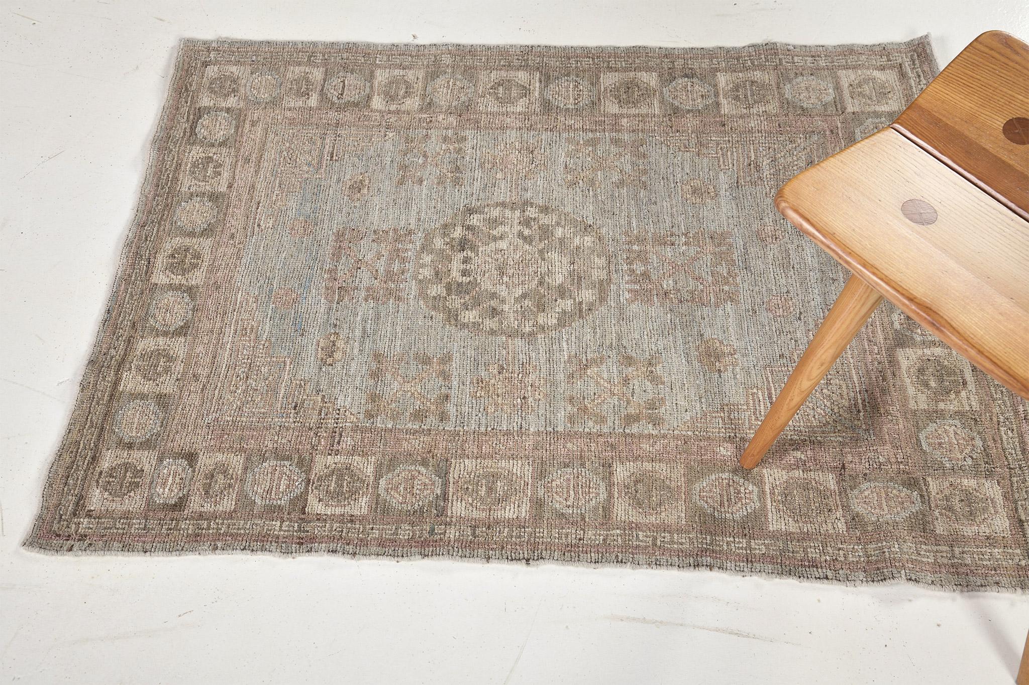 Afghan Mehraban 18ème siècle Revival Khotan Design Revival D5390 en vente