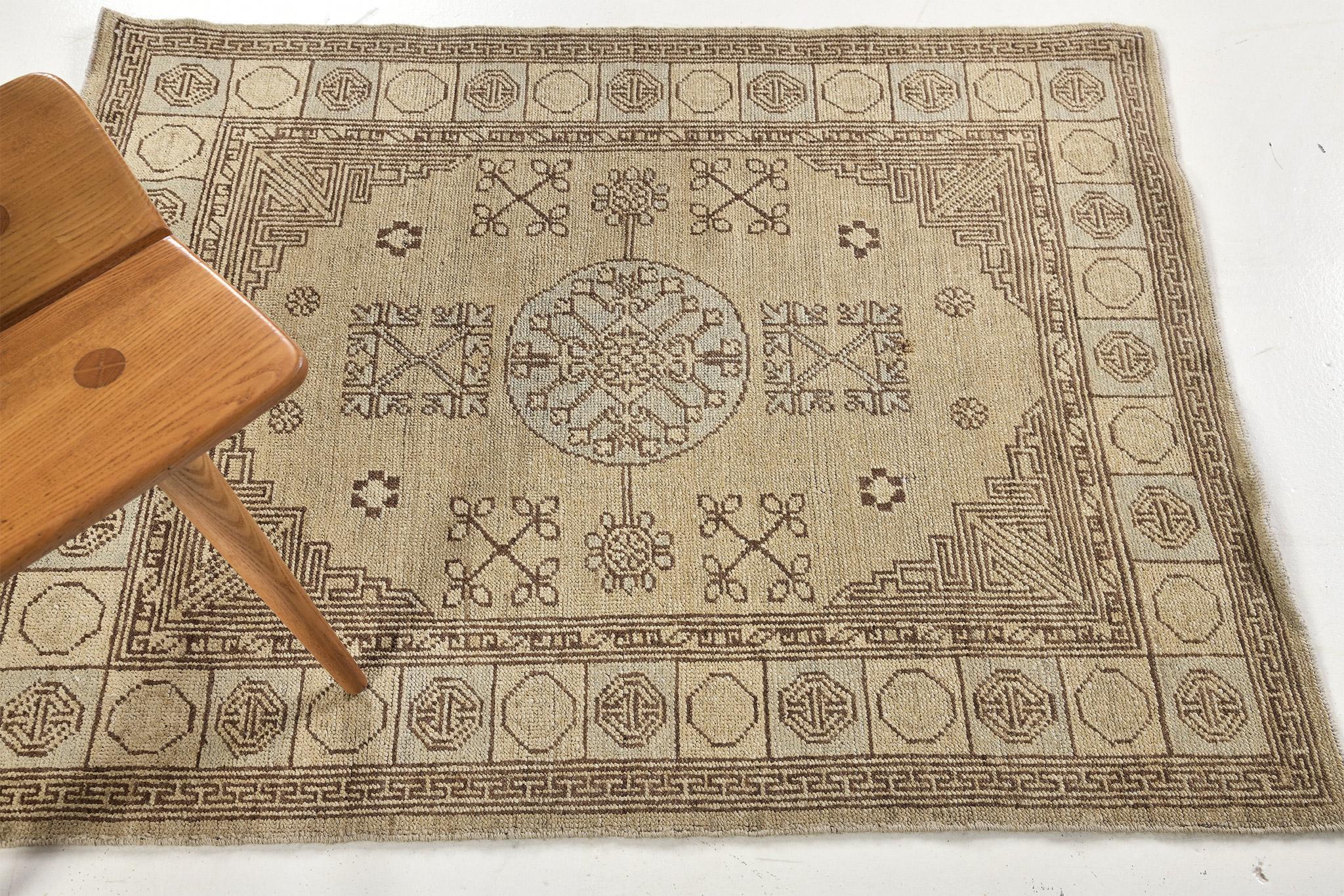 Afghan Mehraban 18ème siècle Revival Khotan Design Revival D5390 en vente