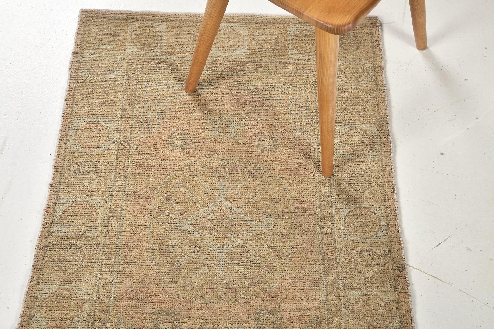 Mehraban Khotan-Design-Revival des 18. Jahrhunderts, D5390 im Zustand „Neu“ im Angebot in WEST HOLLYWOOD, CA