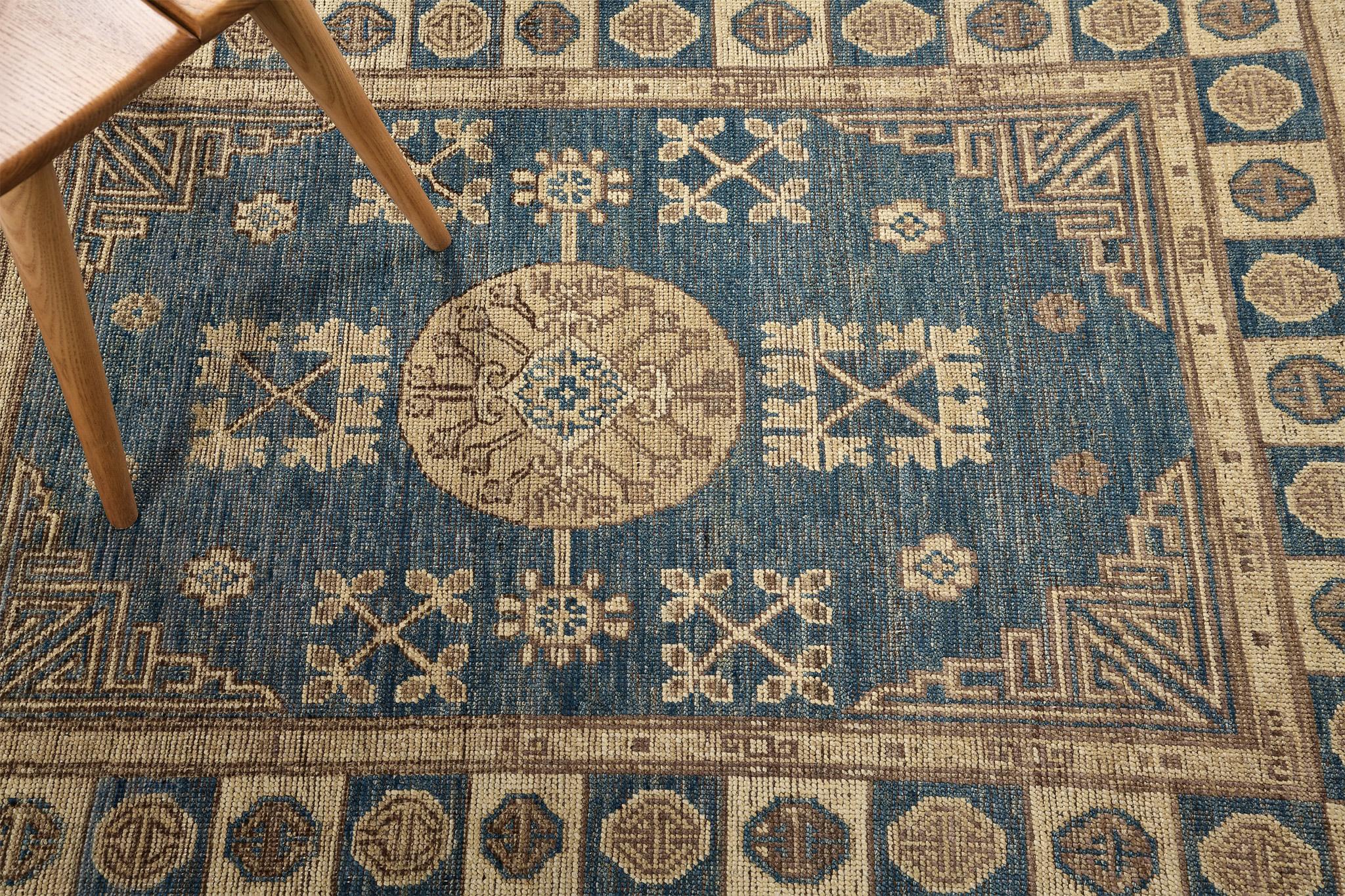 Mehraban 18° secolo Khotan Design Revival D5390 In condizioni Nuovo in vendita a WEST HOLLYWOOD, CA