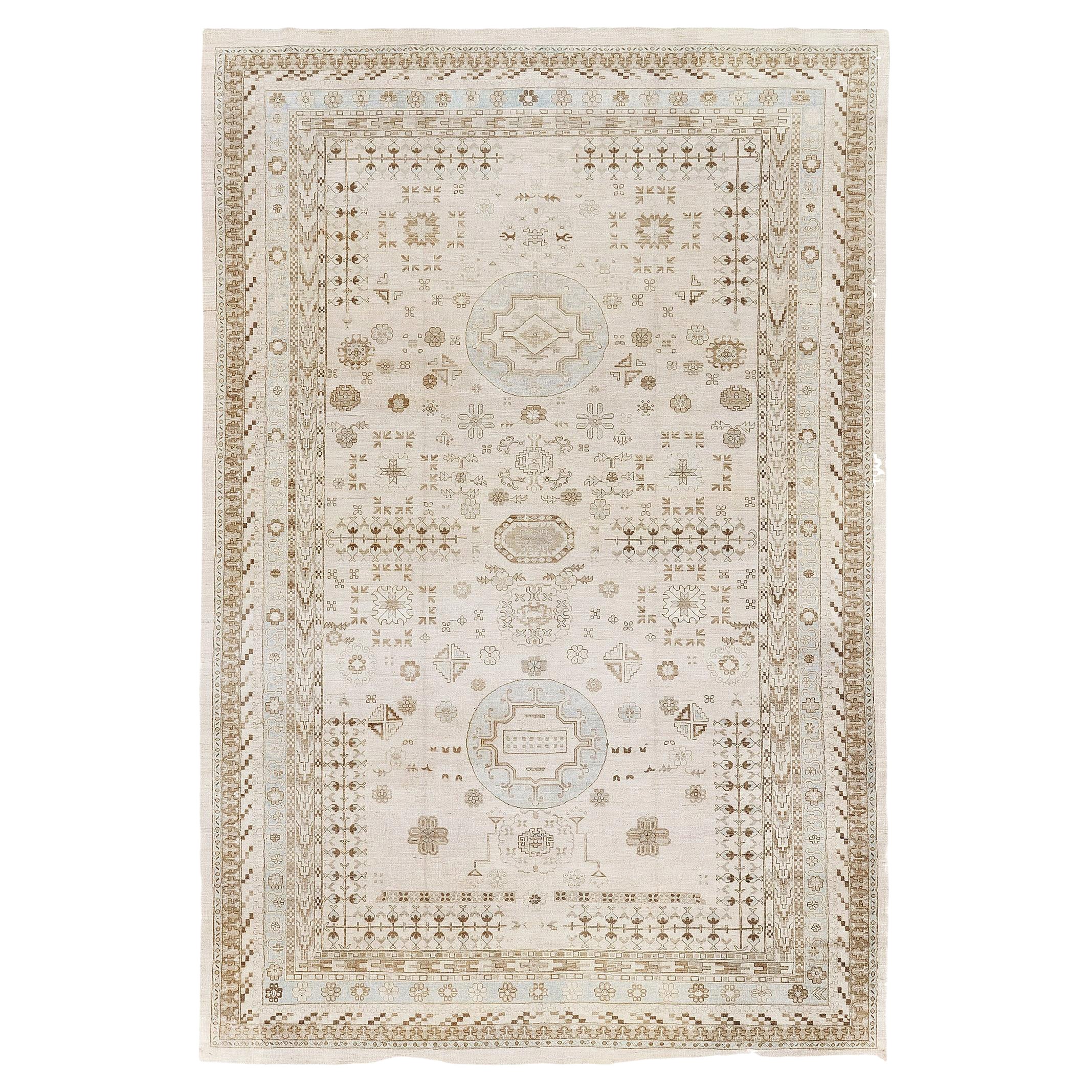 Mehraban 18° secolo Khotan Design Revival Rapture in vendita
