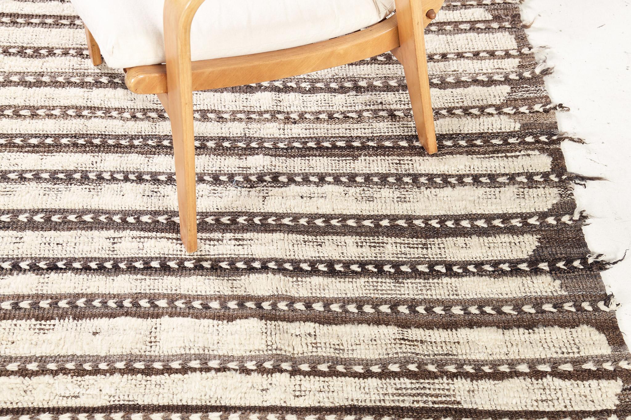 Centrasiatique Mehraban Abrolhos, collection Haute Bohemian, saisons en vente