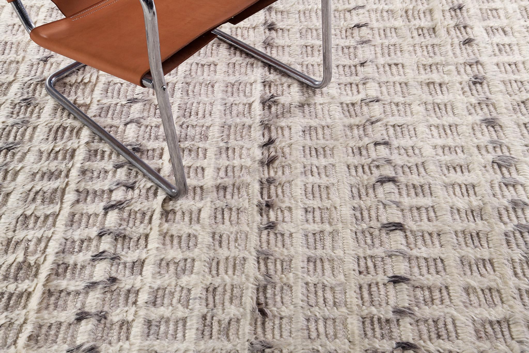 Lana Mehraban Amihan, Collezione Sahara in vendita