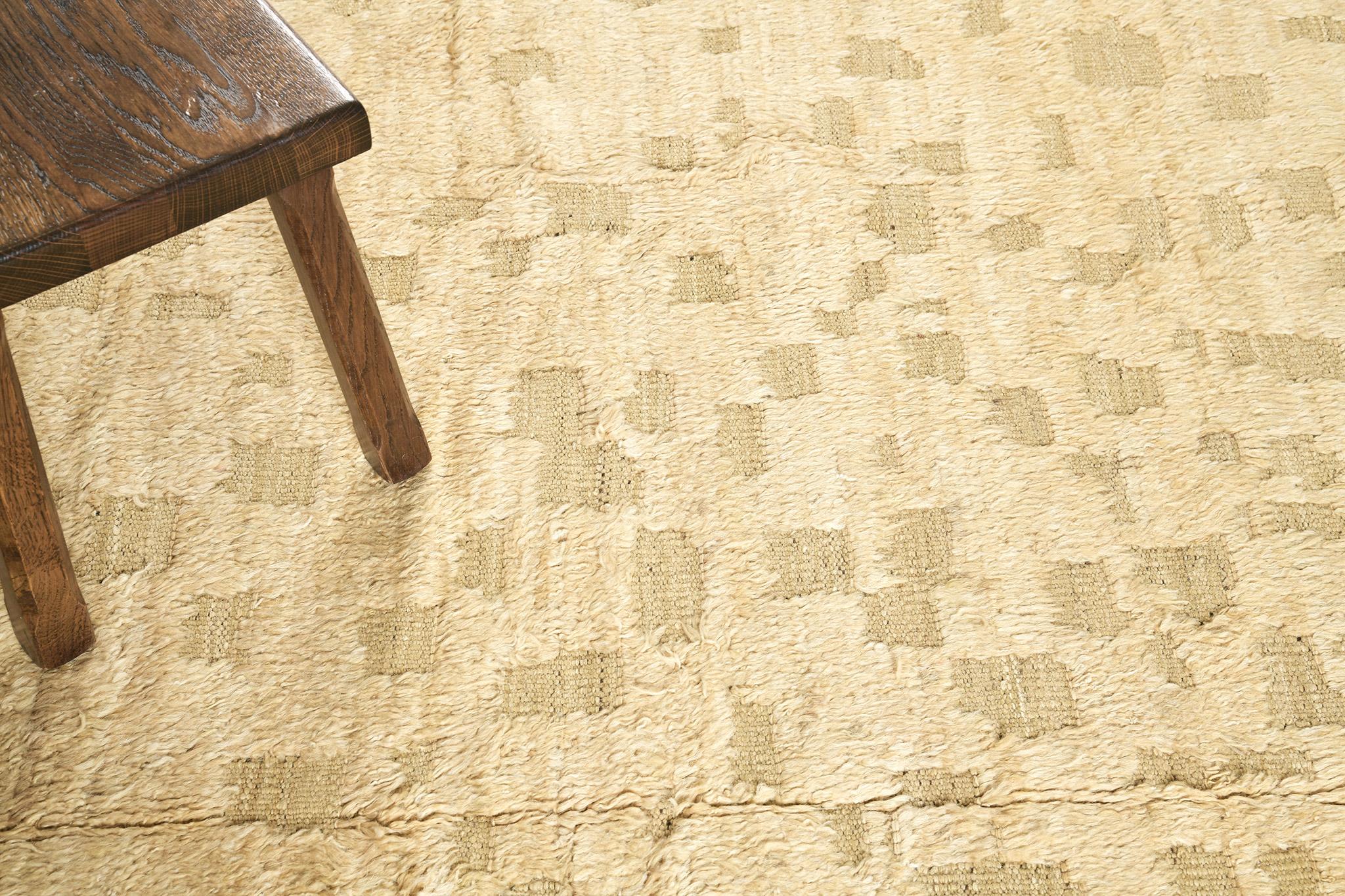 Anaruz ist ein Flor aus gewebter Wolle, der durch die Farbtöne Kaffee und Tortilla ein modern-zeitgenössisches Design aufweist. Mit seinem begehrten, brillanten und einzigartigen Stil ist dieses Meisterwerk die Traumkollektion eines jeden. Die