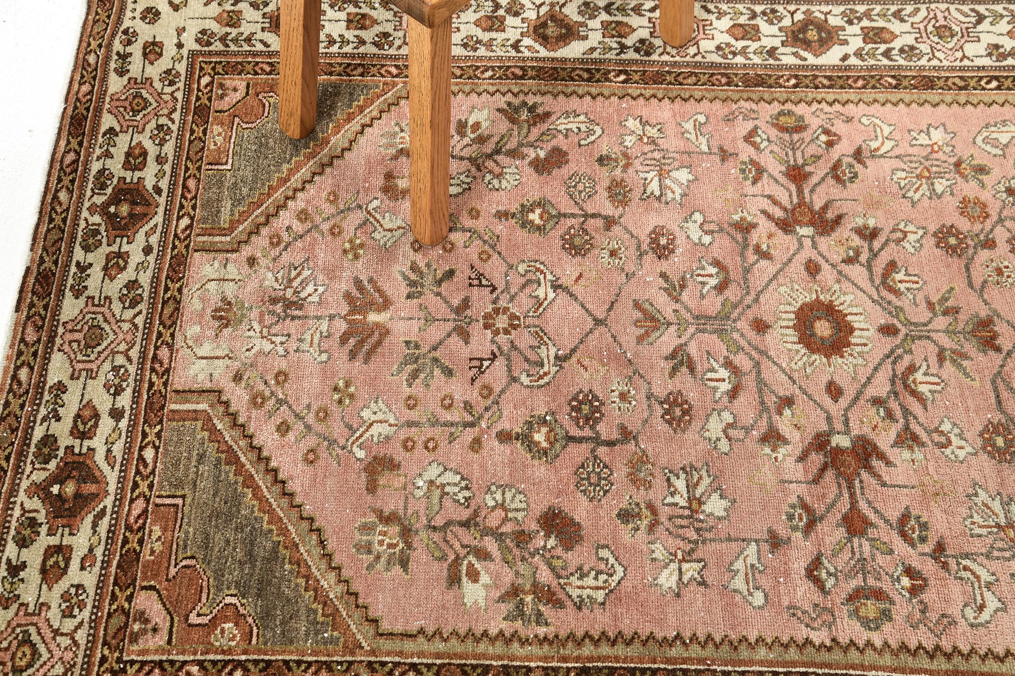 Mehraban Antique Fine Persian Malayer 25271 In Good Condition For Sale In WEST HOLLYWOOD, CA