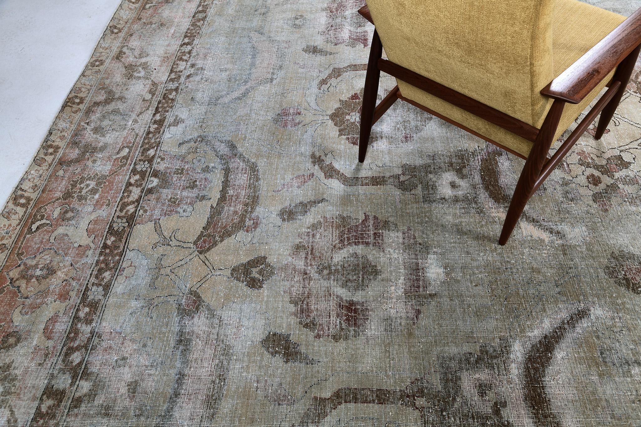 Mehraban Antique Indo Agra In Good Condition For Sale In WEST HOLLYWOOD, CA