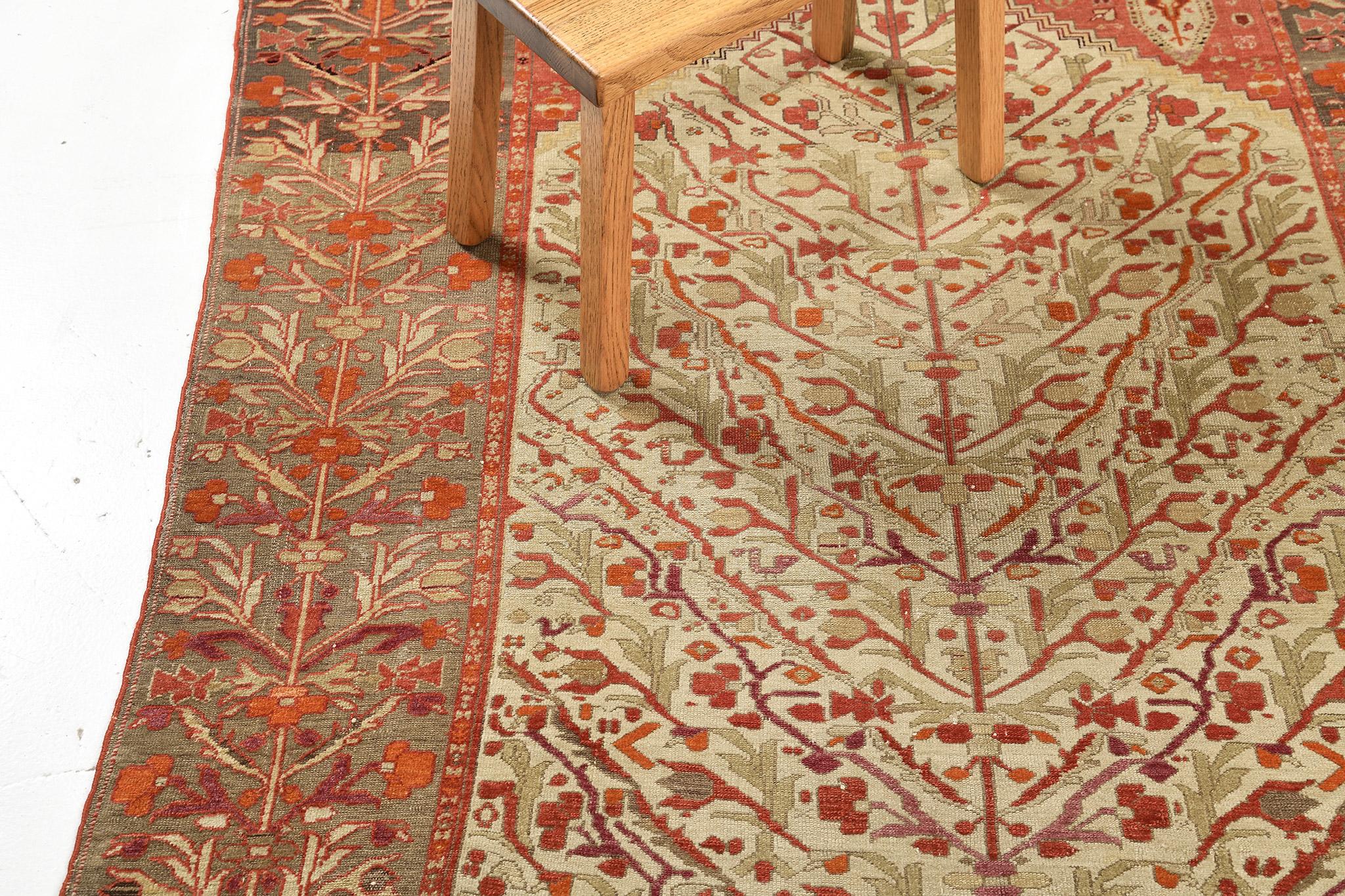 Mehraban Antique Mishen Malayer In Good Condition For Sale In WEST HOLLYWOOD, CA