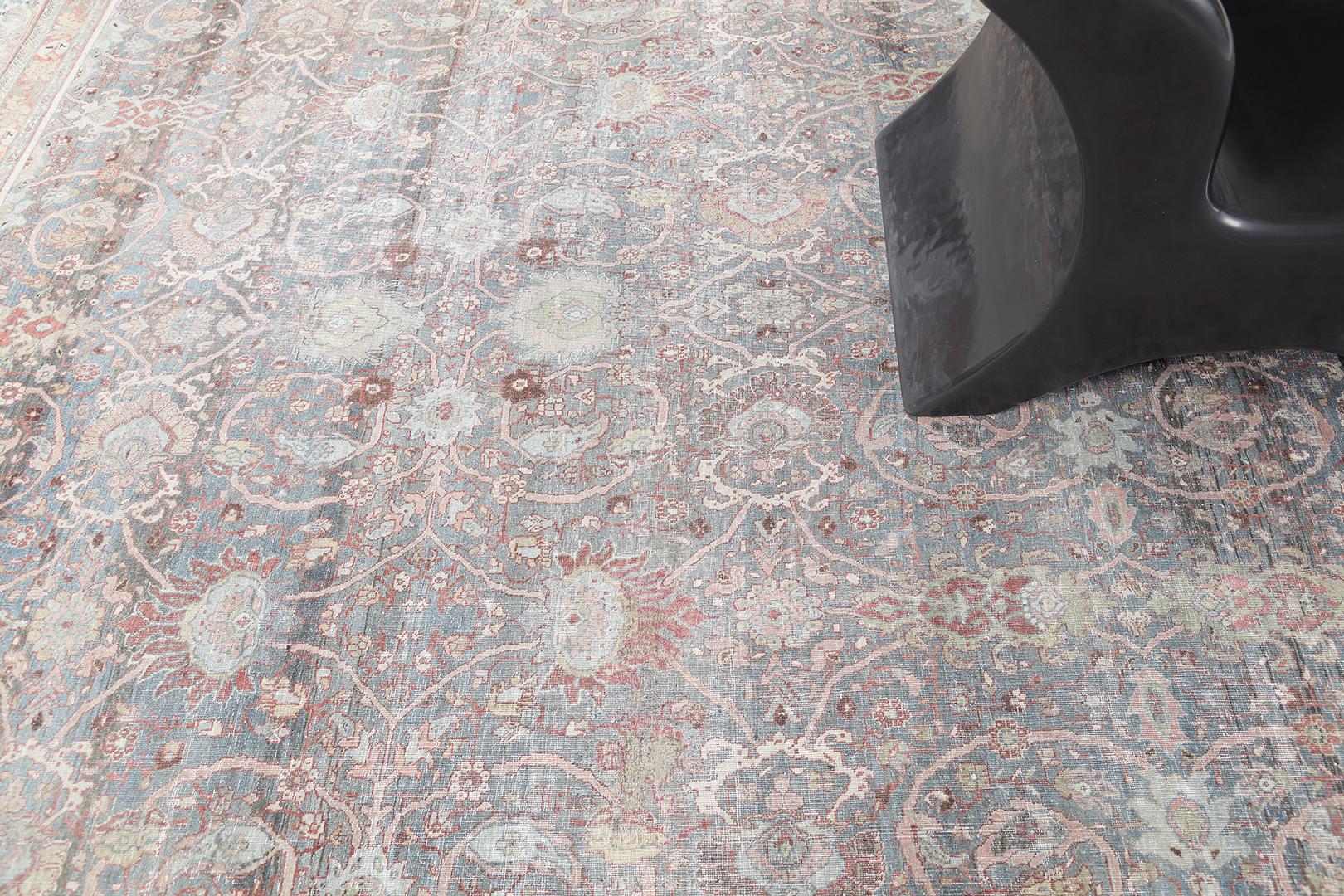 Mehraban Antiker persischer Bidjar-Teppich im Used-Look (Frühes 20. Jahrhundert) im Angebot