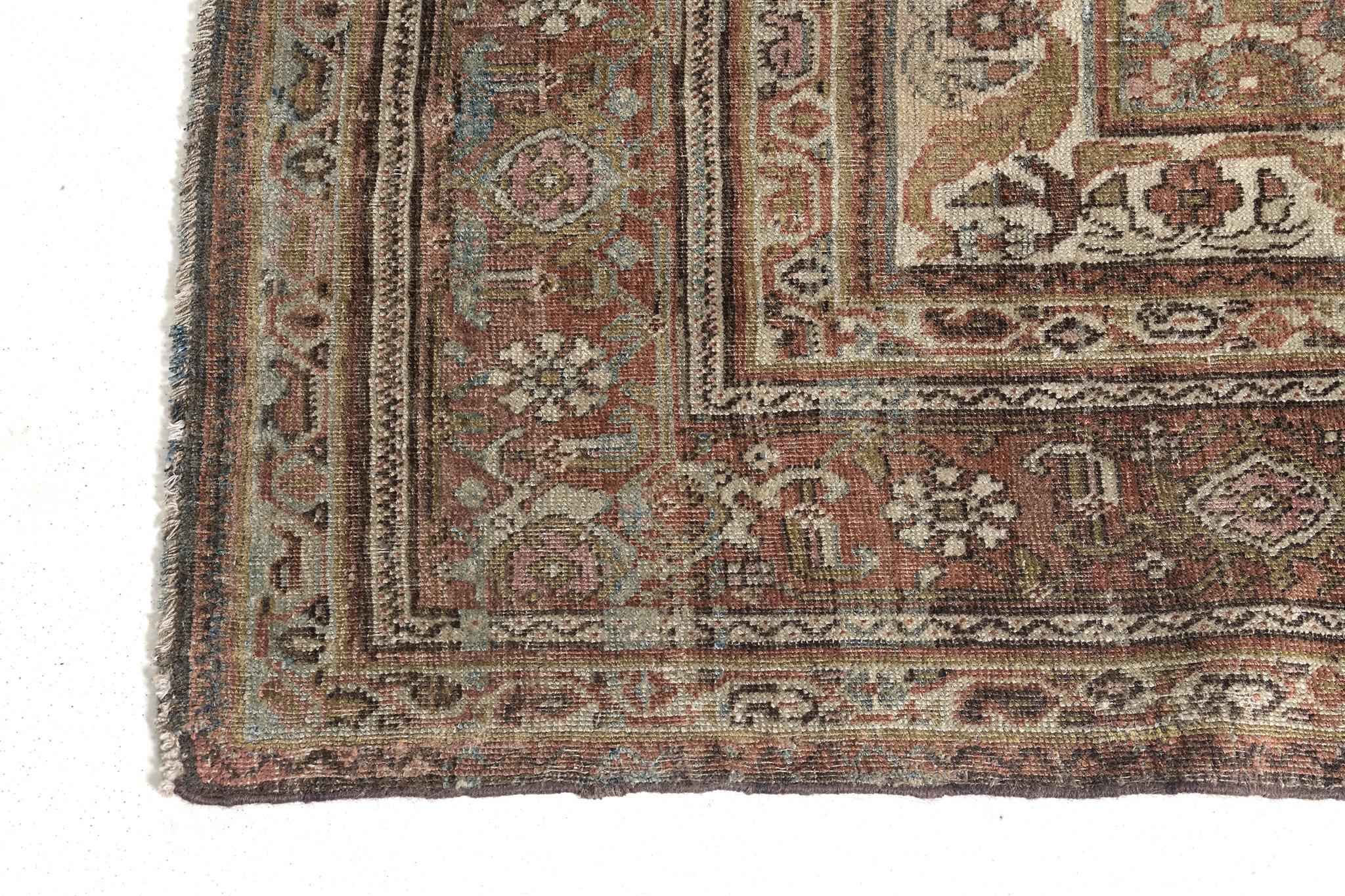 Antique Persian Bidjar In Good Condition For Sale In WEST HOLLYWOOD, CA