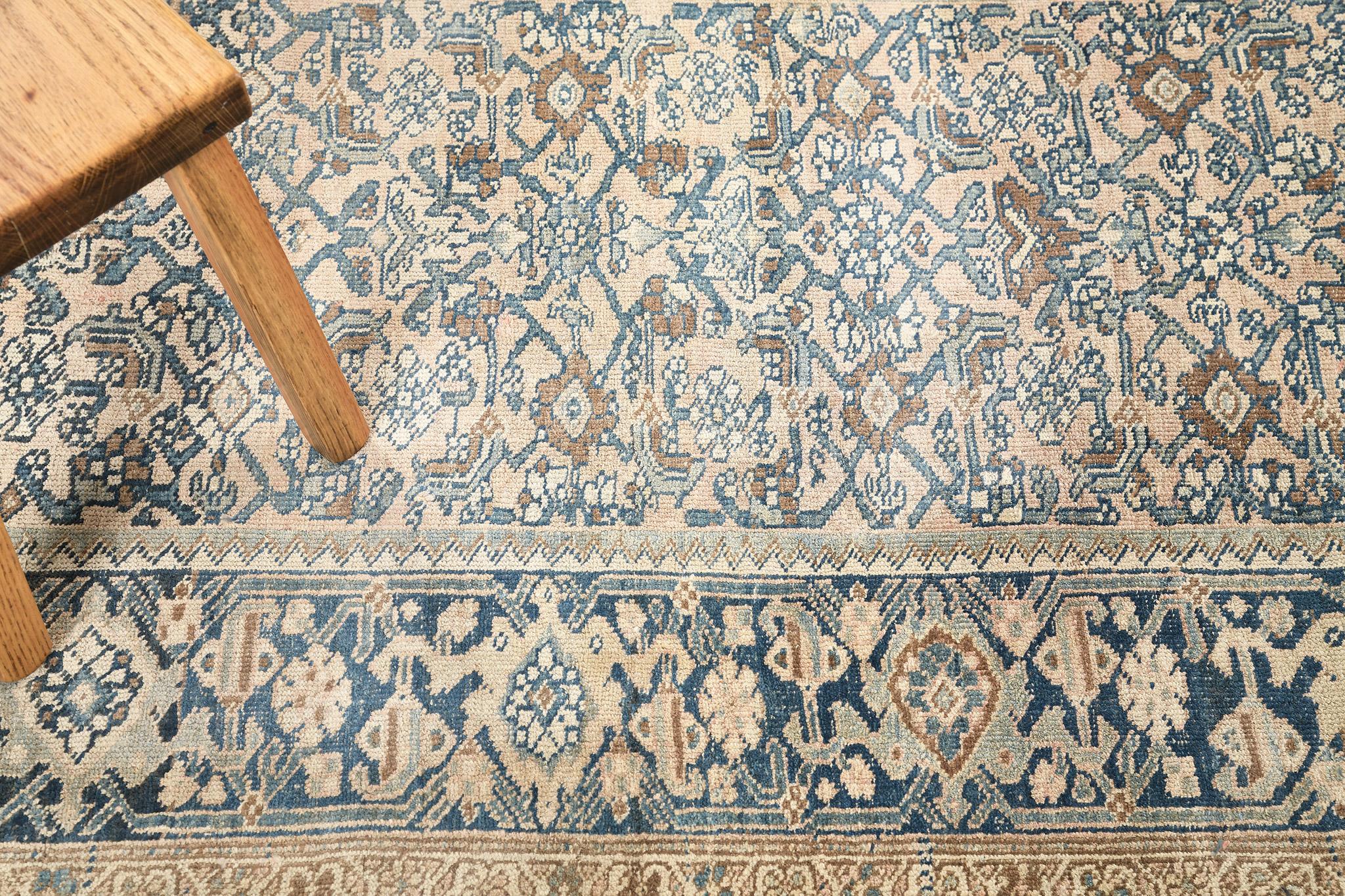Mehraban Antiker persischer Bidjar-Läufer im Herati-Design 57538 im Zustand „Gut“ im Angebot in WEST HOLLYWOOD, CA