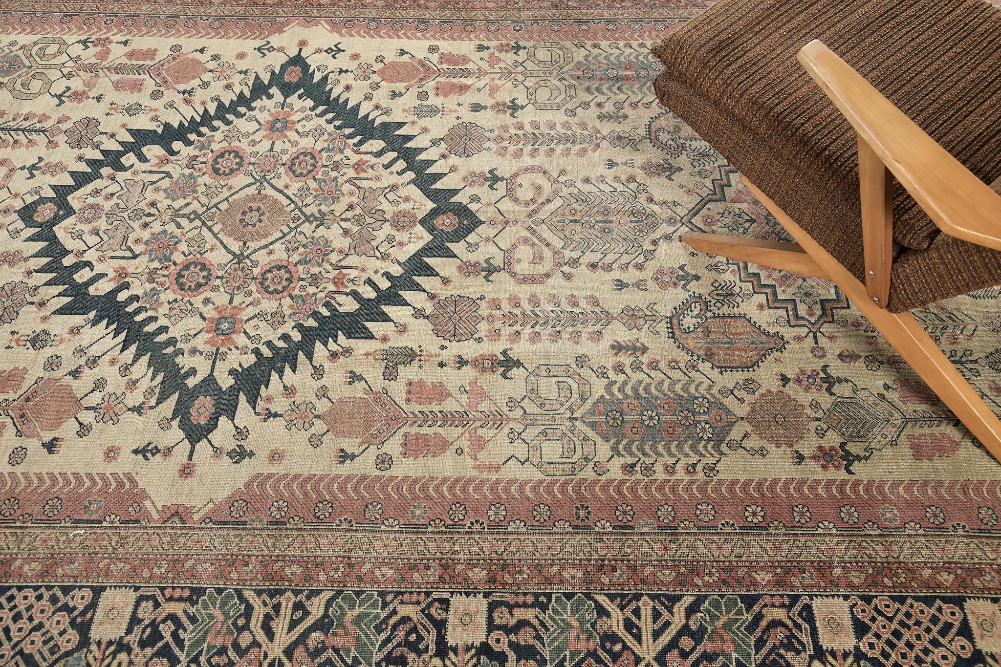 Mehraban Antique Farahan persan Farahan Bon état - En vente à WEST HOLLYWOOD, CA