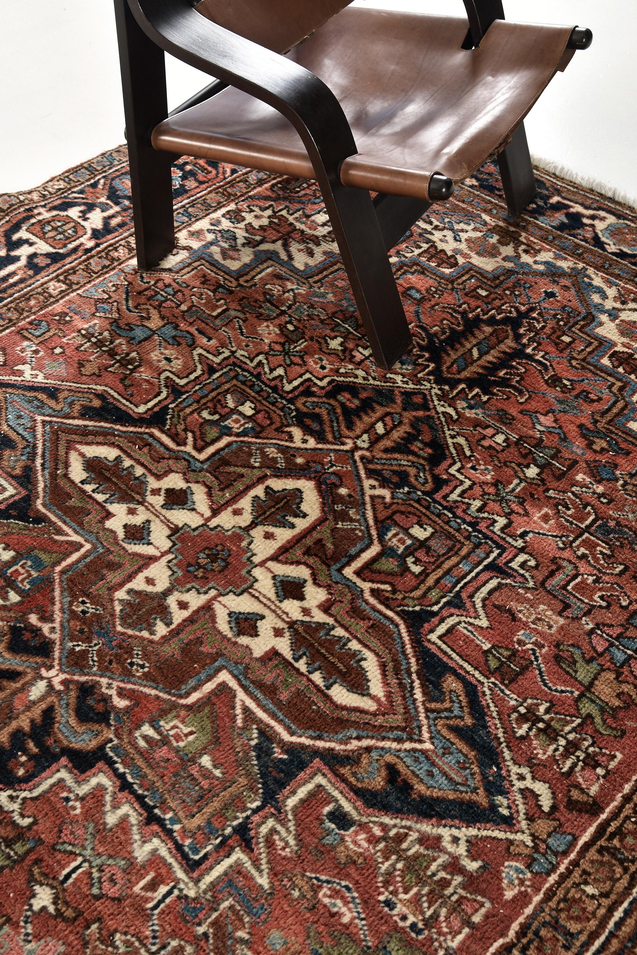 Mehraban Antique Persian Heriz 30668 In Good Condition For Sale In WEST HOLLYWOOD, CA