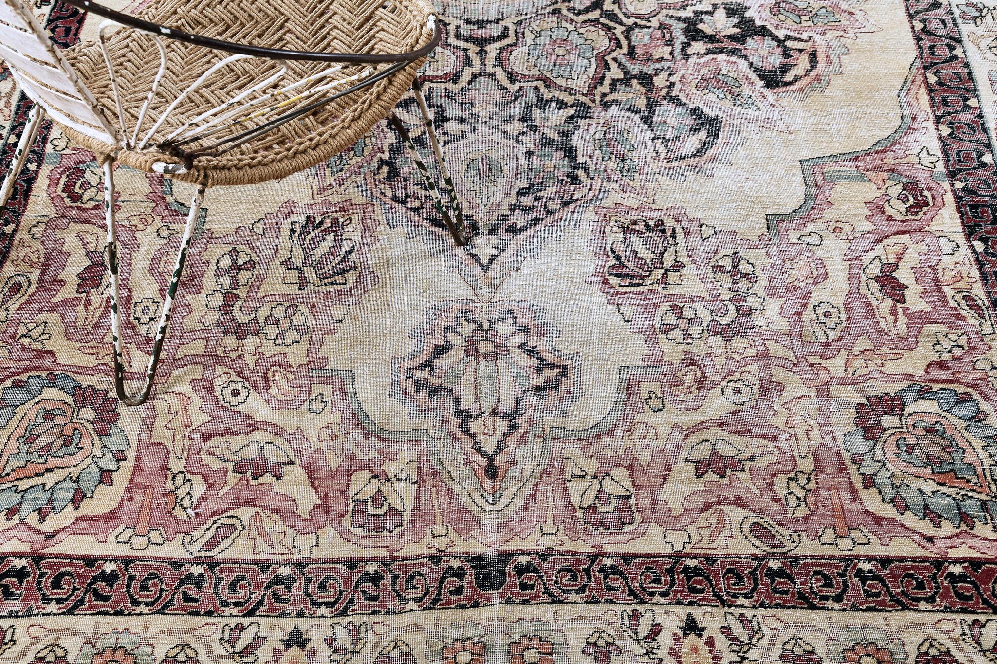 Mehraban Antiker persischer Kerman im Zustand „Relativ gut“ im Angebot in WEST HOLLYWOOD, CA