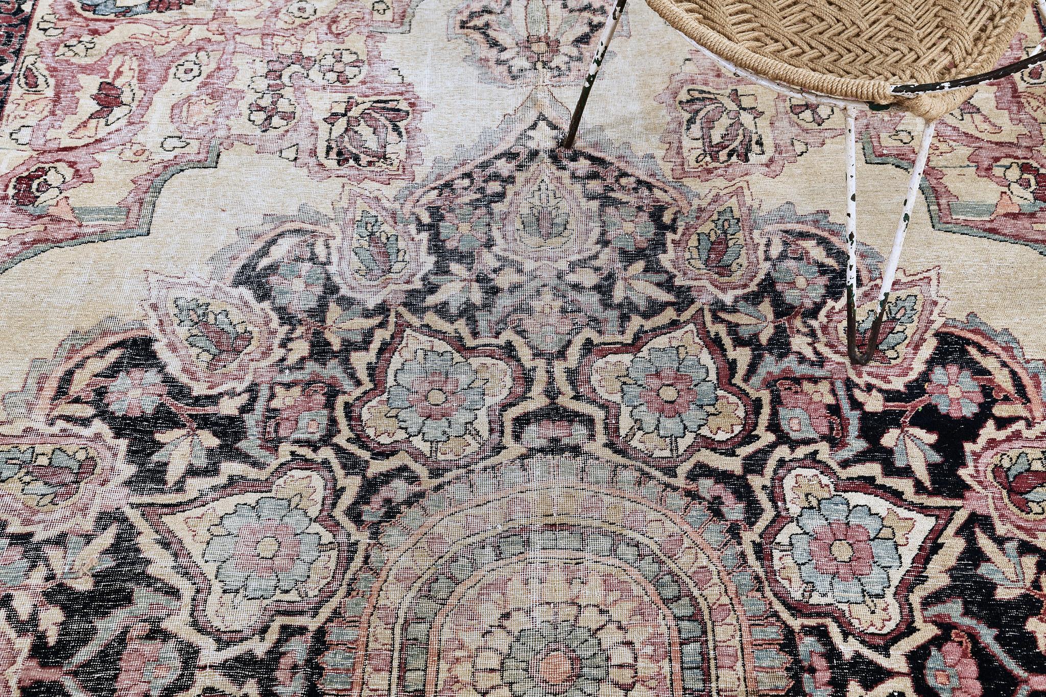 Mehraban Antiker persischer Kerman im Angebot 1
