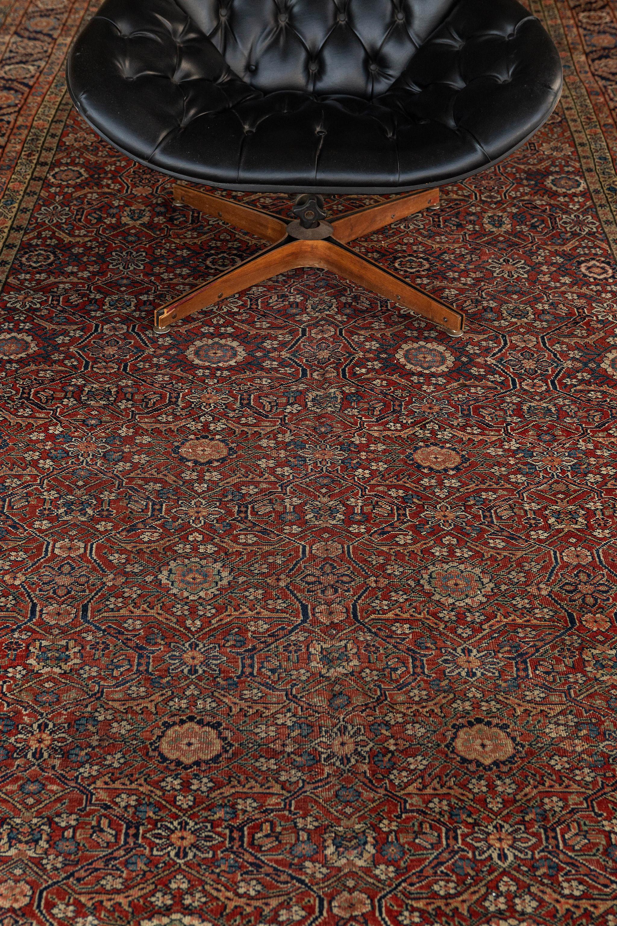 Antiker persischer Mahal Gallery Size Teppich im Angebot 2