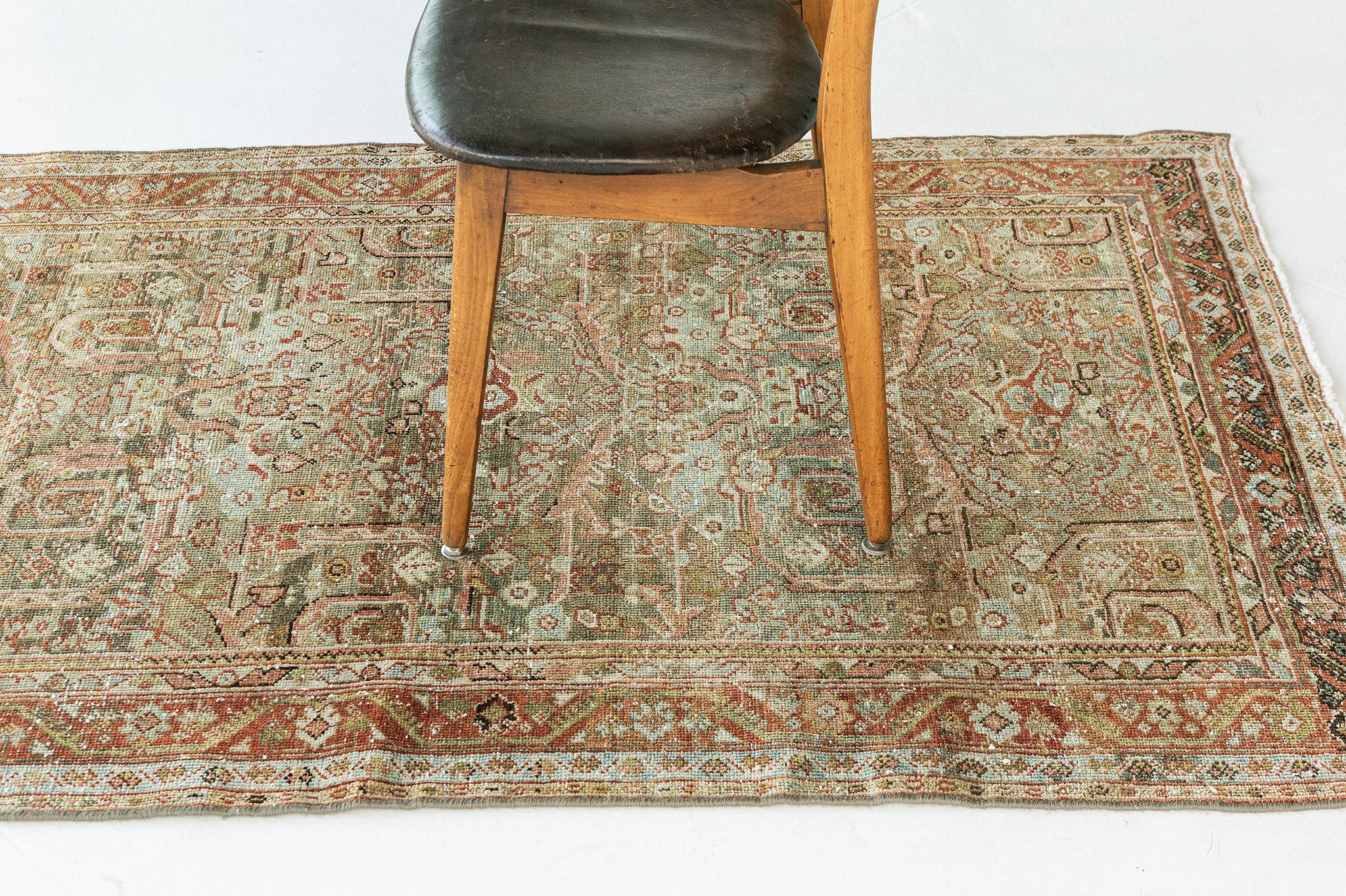 Mehraban Antique Persian Mahal Rug 26043 In Good Condition For Sale In WEST HOLLYWOOD, CA