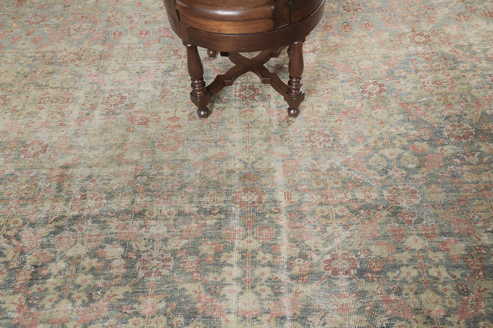 Antique Persian Mahal Rug In Good Condition For Sale In WEST HOLLYWOOD, CA