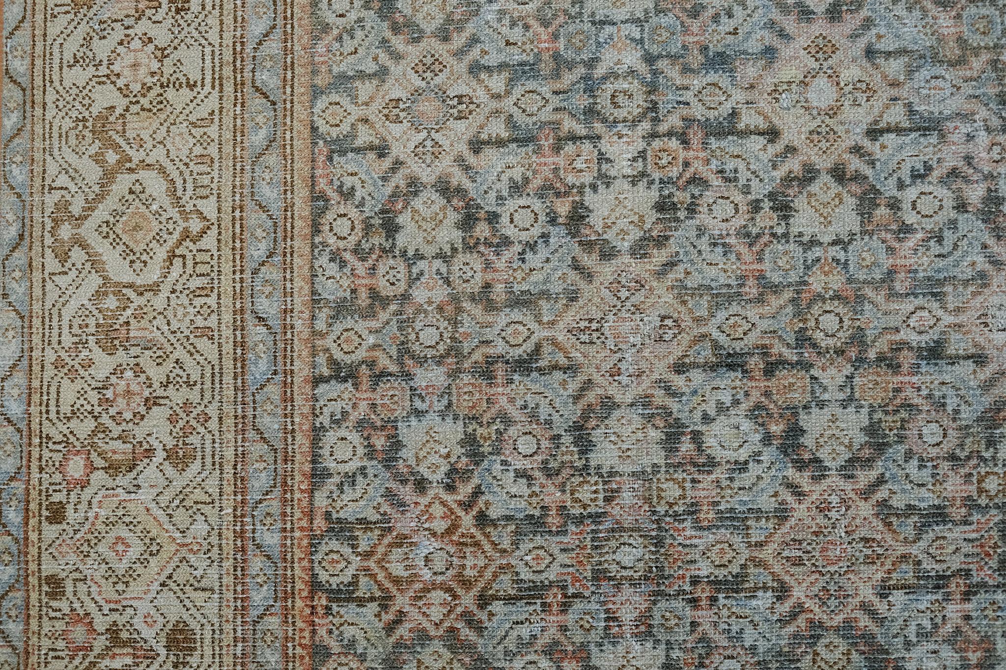 Mehraban Malayer persan ancien persan antique Bon état - En vente à WEST HOLLYWOOD, CA