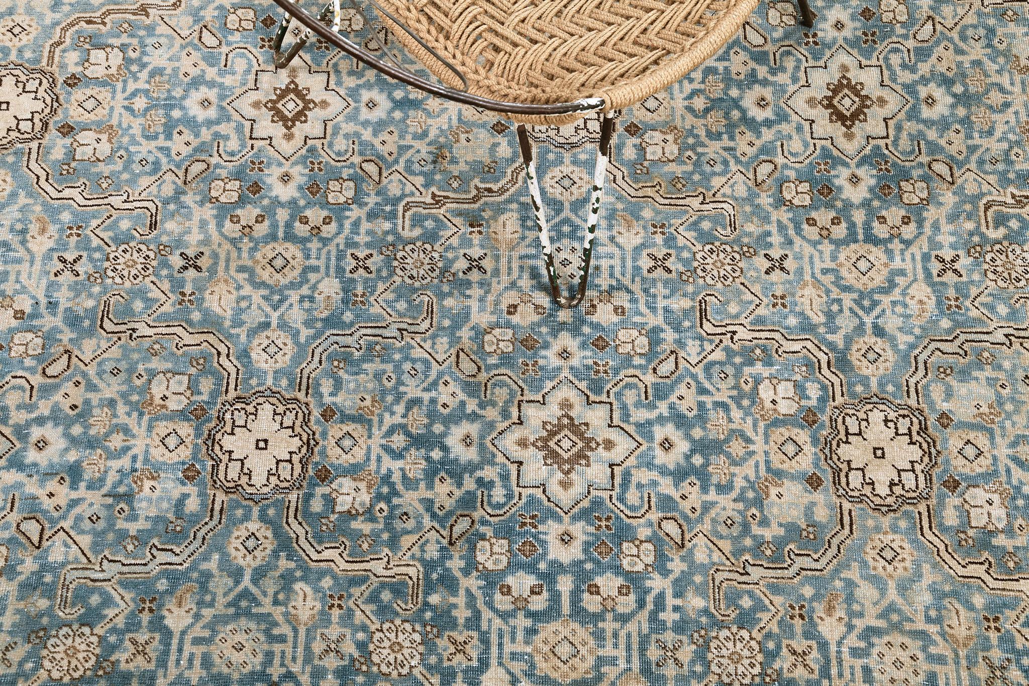 Mehraban Antico Tabriz Persiano In condizioni buone in vendita a WEST HOLLYWOOD, CA