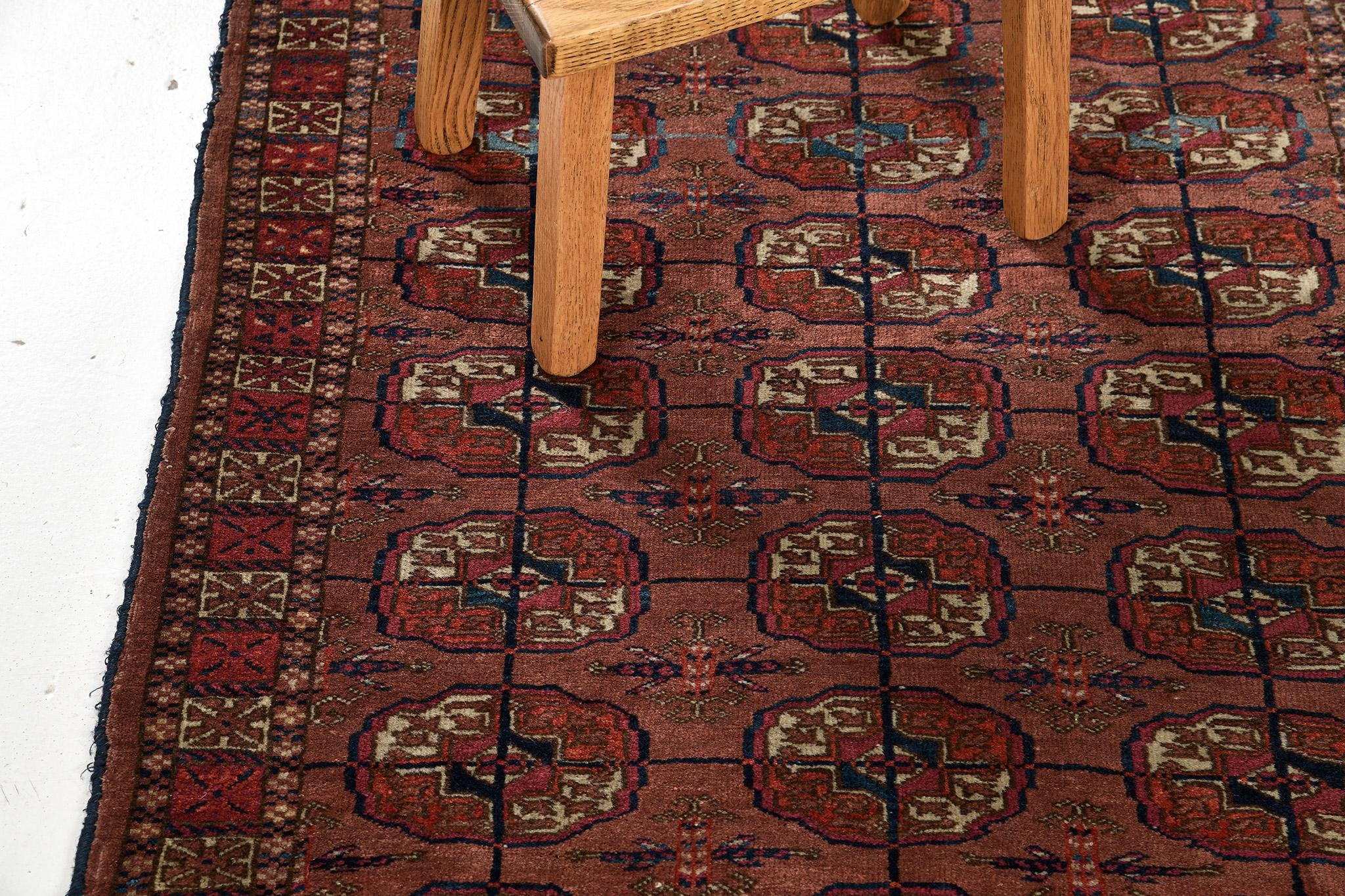 Mehraban Antiker persischer Turkoman-Teppich 33011 (Persisch) im Angebot
