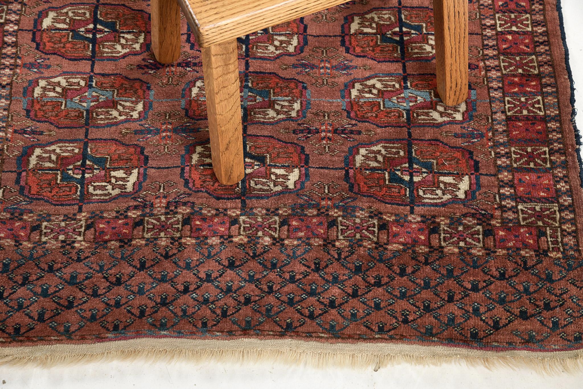 Mehraban Antiker persischer Turkoman-Teppich 33011 (Mitte des 20. Jahrhunderts) im Angebot