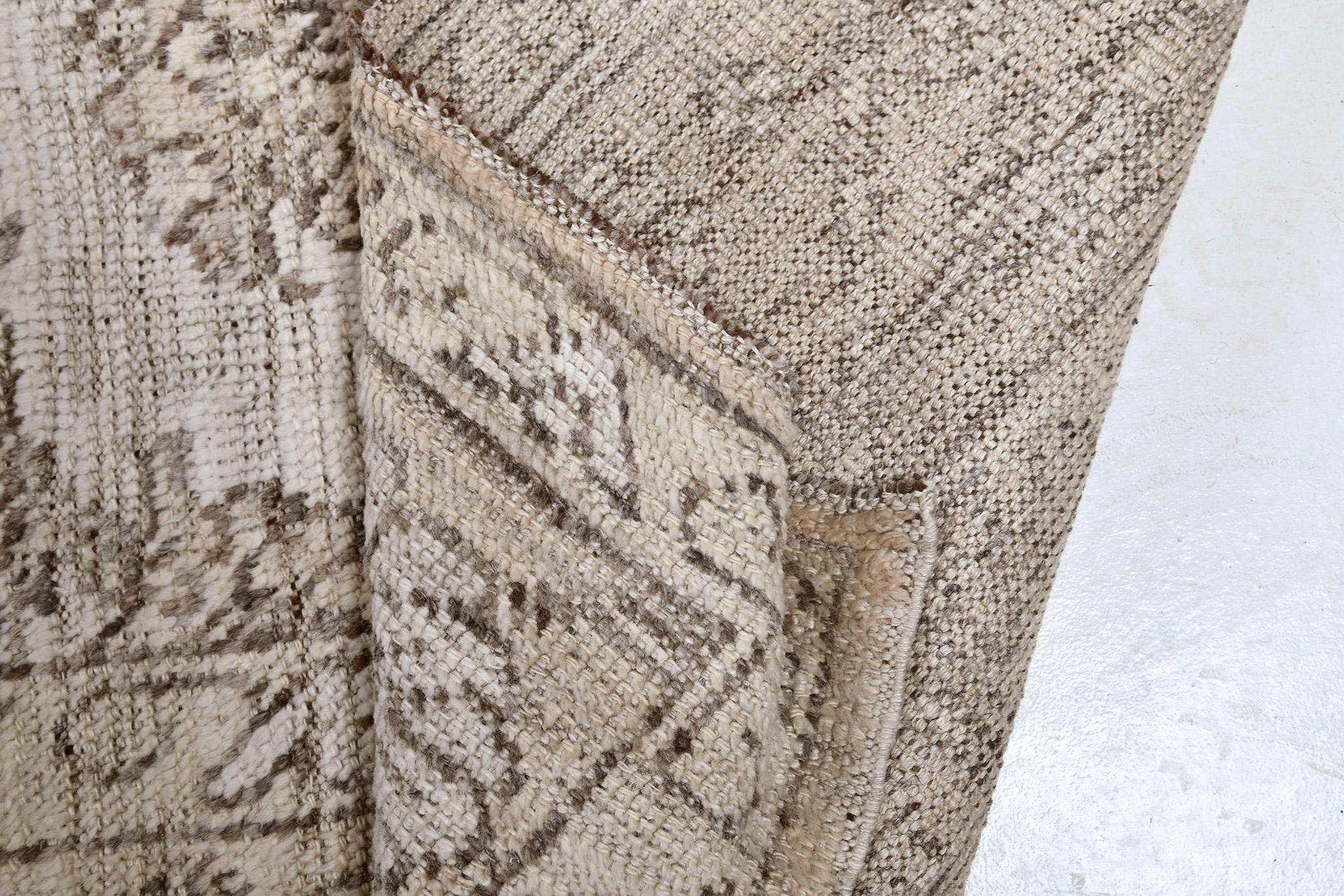 Rug Number
31884
Size
12' 1