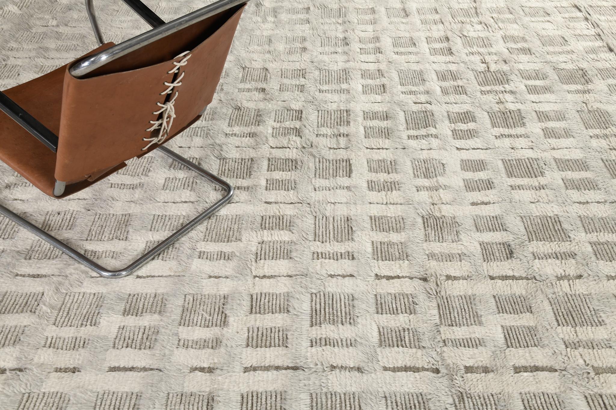 Embossé Mehraban Bittern, collection Sandpiper en vente