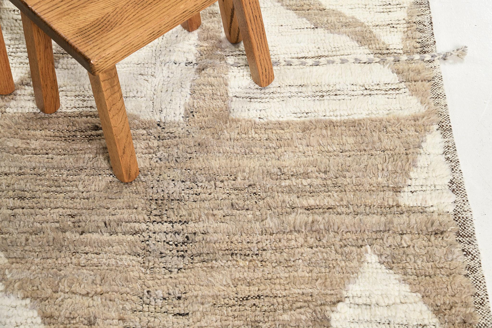 Hand-Knotted Mehraban Bounoura, Atlas Collection