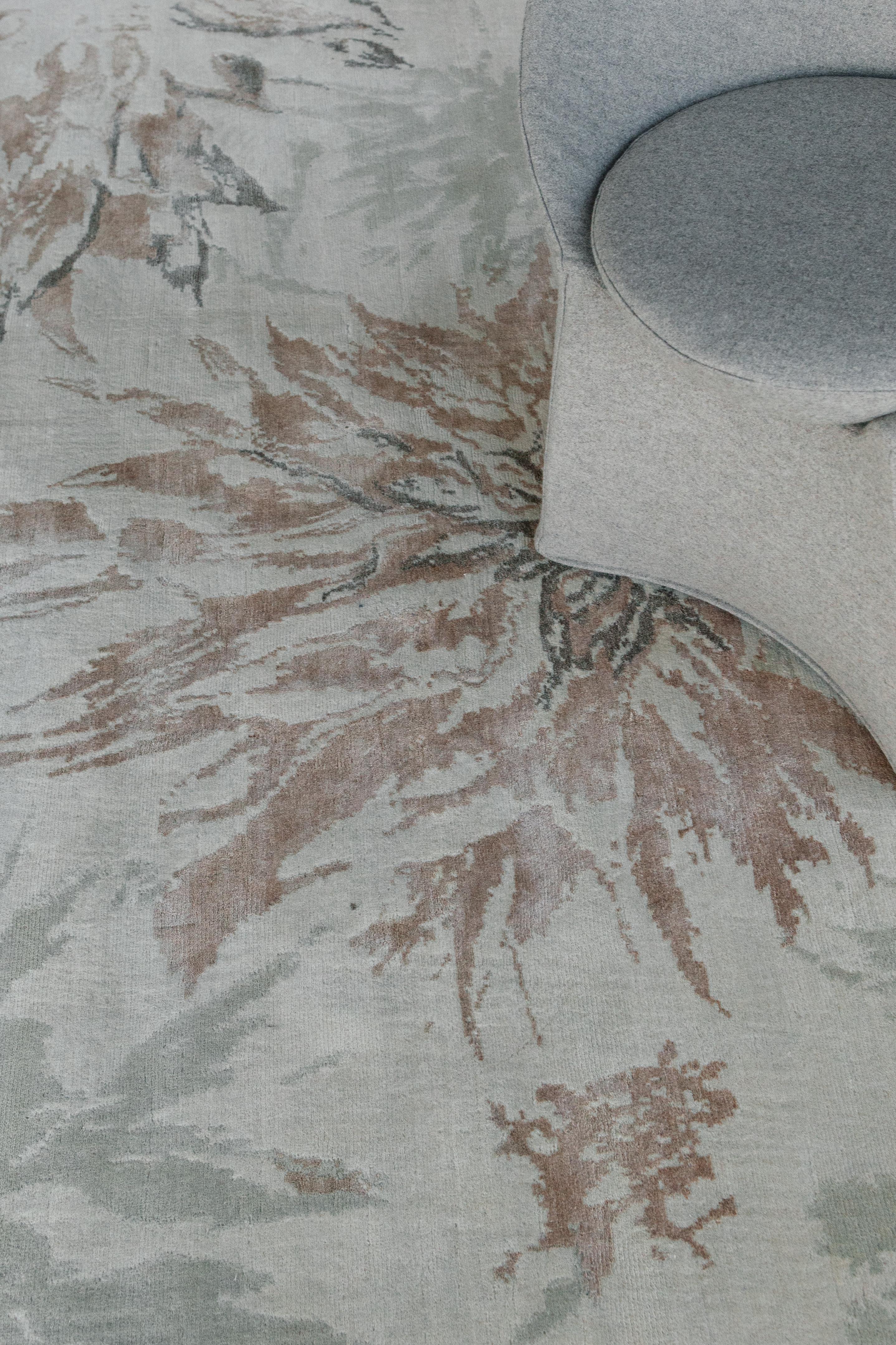 Mehraban Dahlien-Teppich von Sue Firestone im Zustand „Neu“ im Angebot in WEST HOLLYWOOD, CA