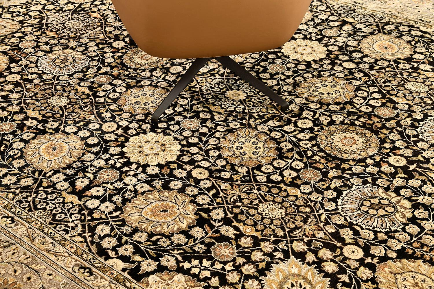 Mehraban Teppich im Allover-Design aus Tabriz mit natürlichem Farbton im Zustand „Neu“ im Angebot in WEST HOLLYWOOD, CA