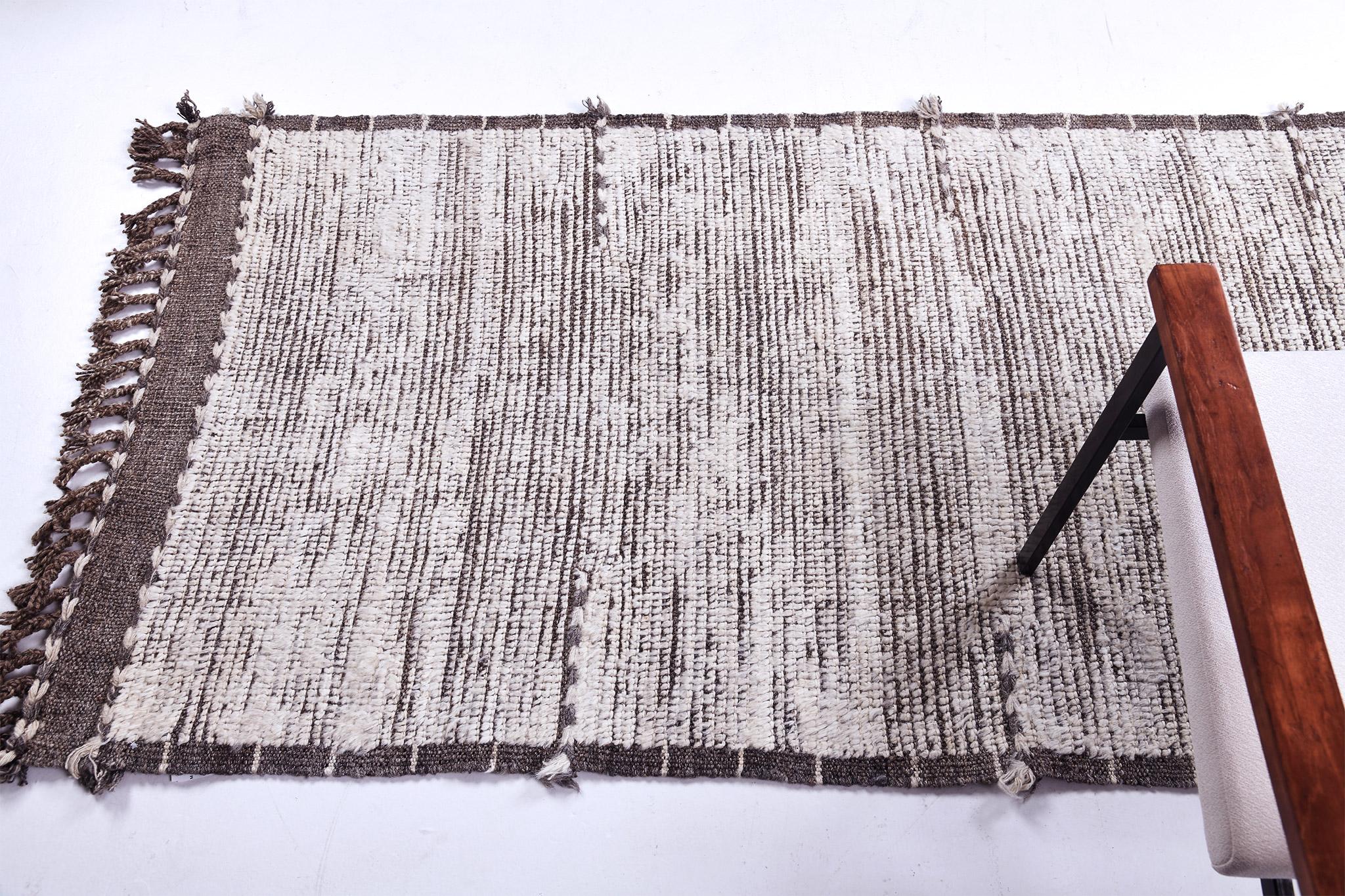Rug Number
32100
Size
3' 2