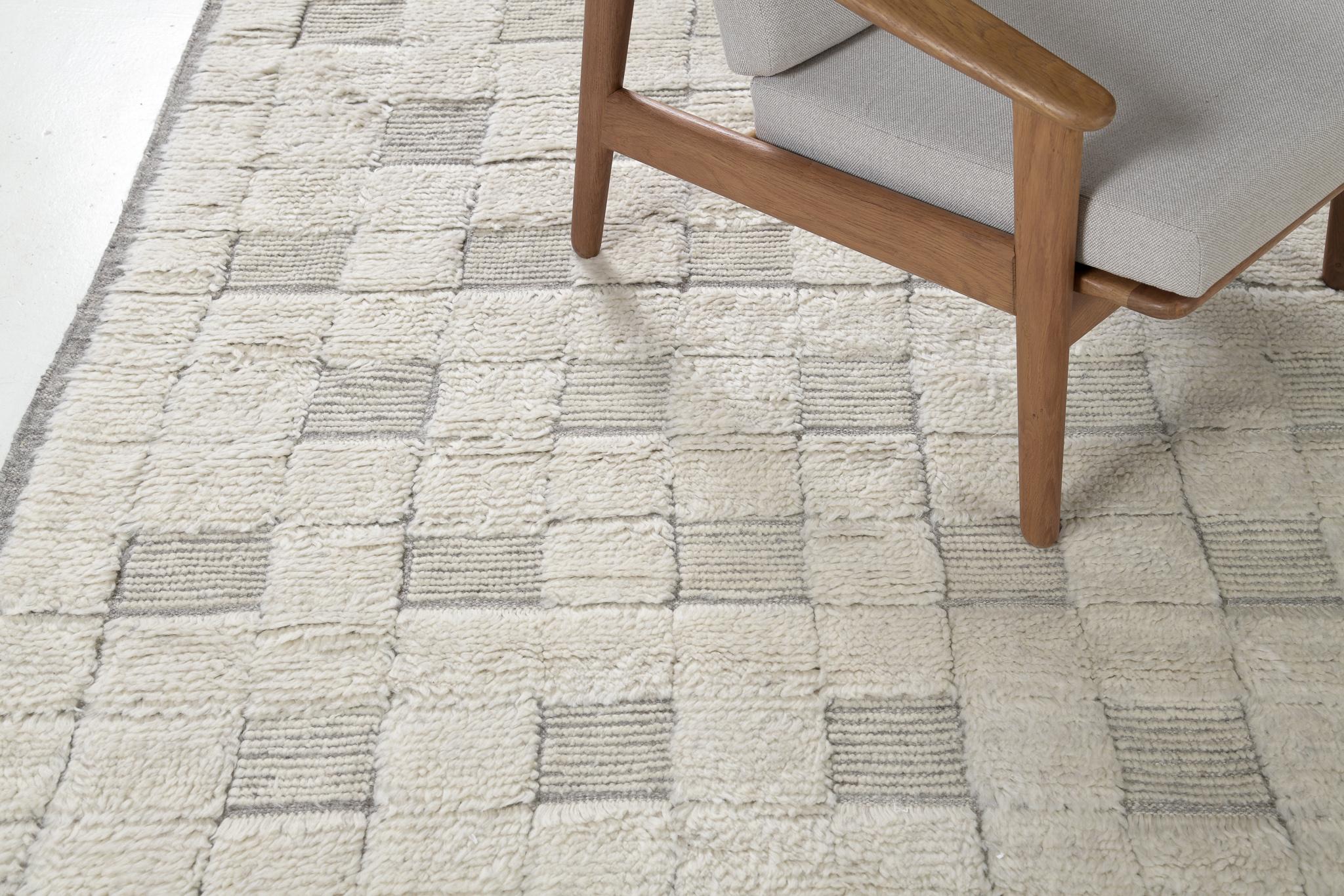Heron is luxurious wool that features an embossed natural and contemporary design that gives your home a modern elegance. The soothing and calming plush pile of this masterpiece makes you satisfied in every stay. Sandpiper collection designed in Los