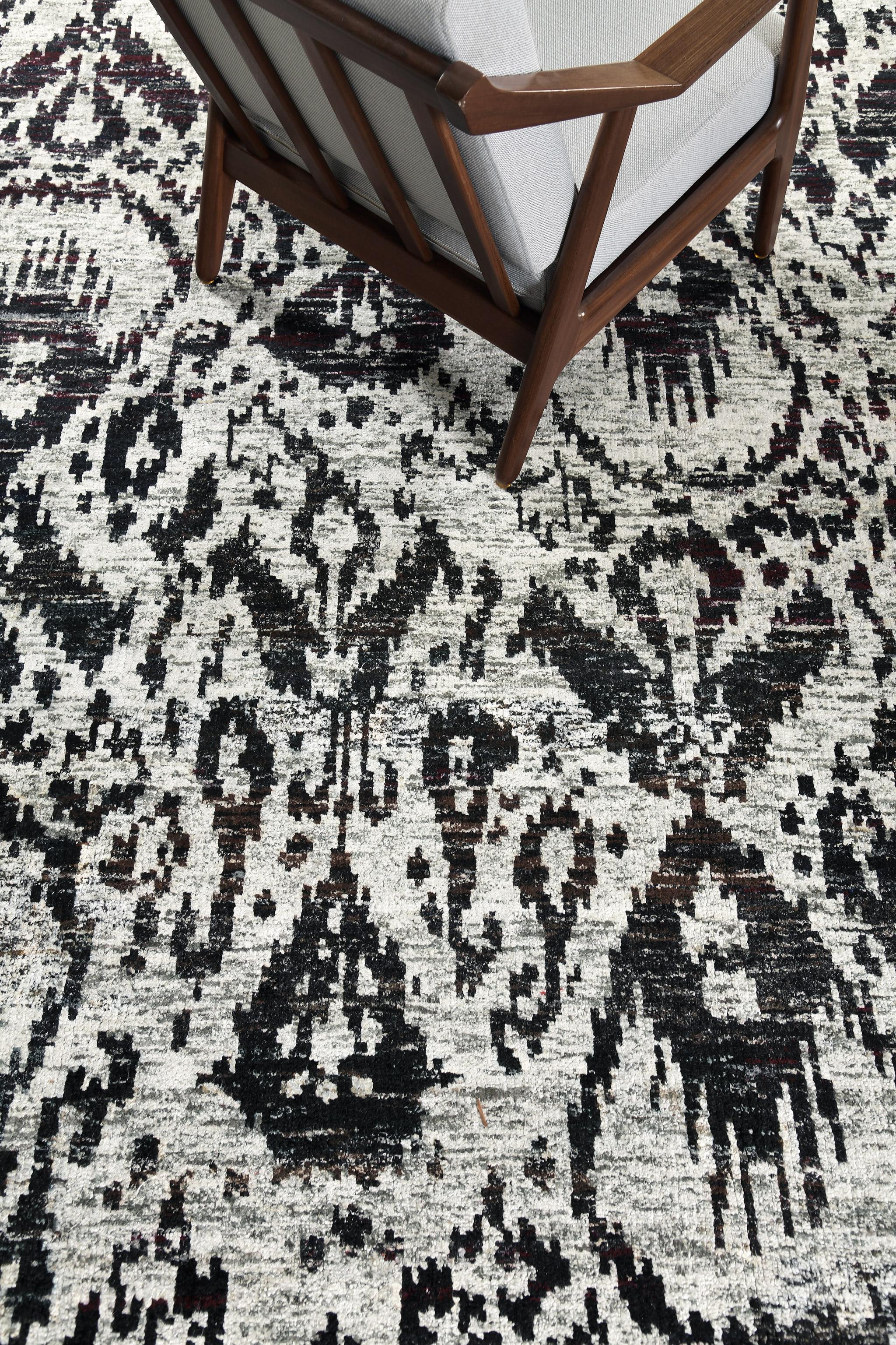 Adding this to your collection will make your guests in amazement. This gorgeous Ikat Designed Rug features a modest yet classy type of design. Perfect for any type of interior because of its simplicity.

Rug Number
25866
Size
9' 0