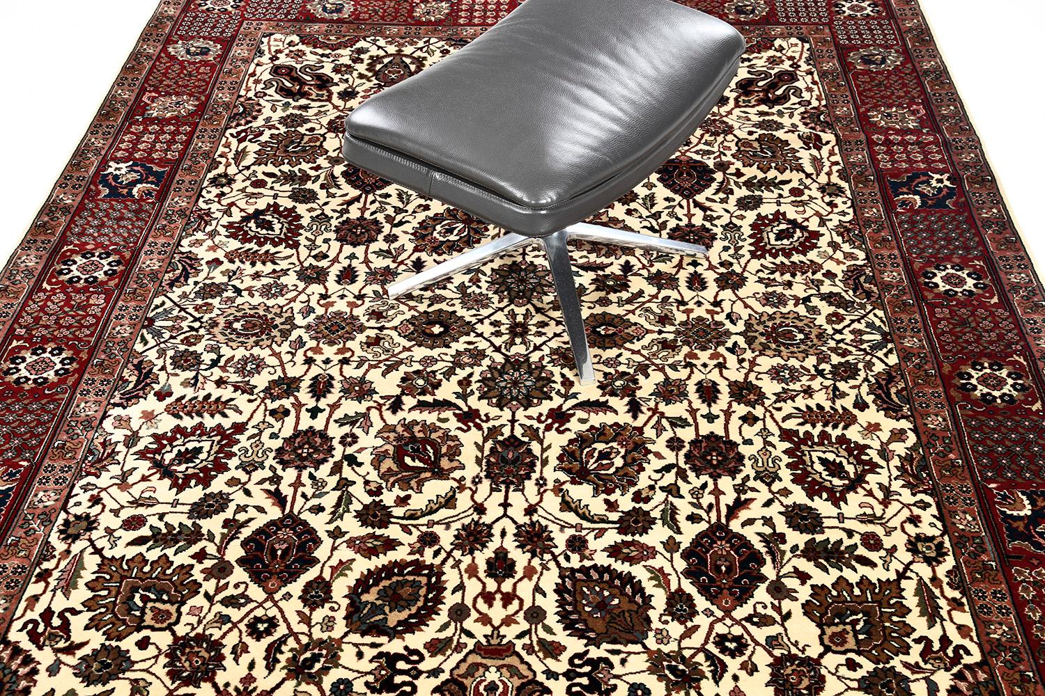 Mehraban Indo-Tabriz-Teppich (Handgeknüpft) im Angebot