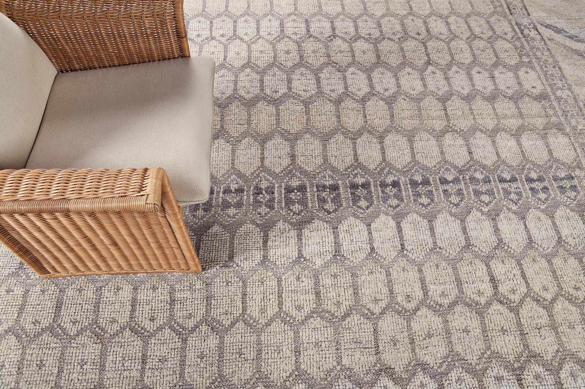 Centroasiatico Mehraban Koshake, Domicile Collection in vendita