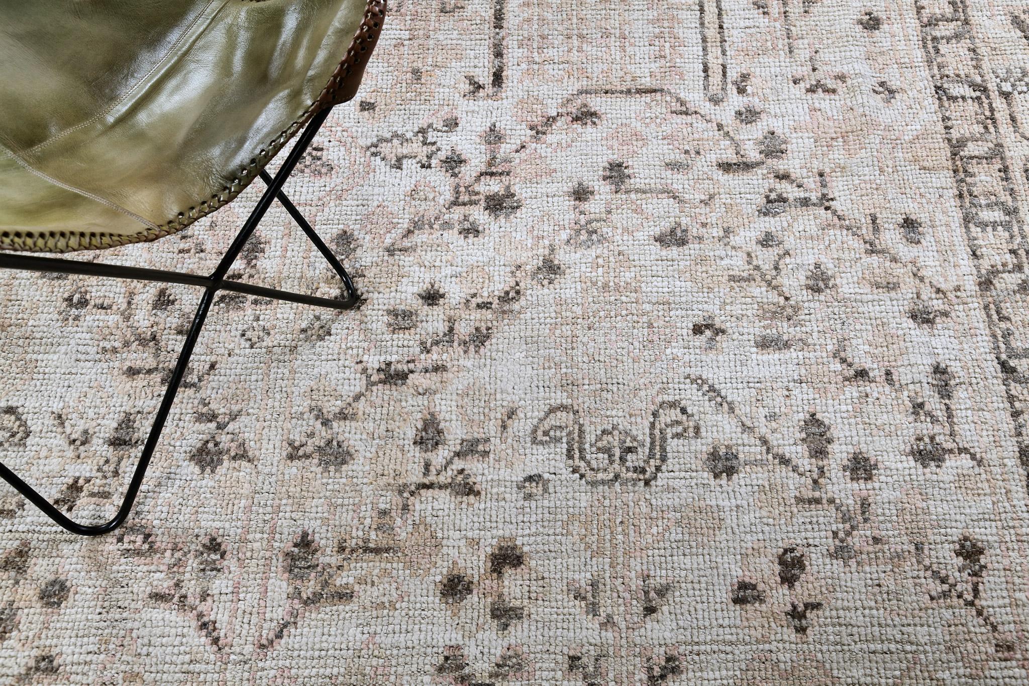 Central Asian Mehraban Minoo, Domicile Collection For Sale
