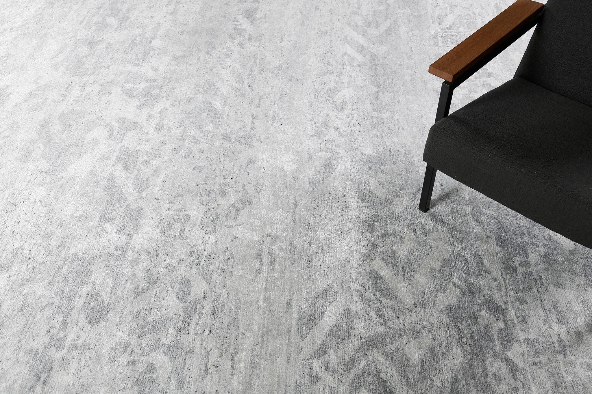 Annodato a mano Mehraban Rugs, Tappeto in seta di bambù dal design moderno A1896 in vendita