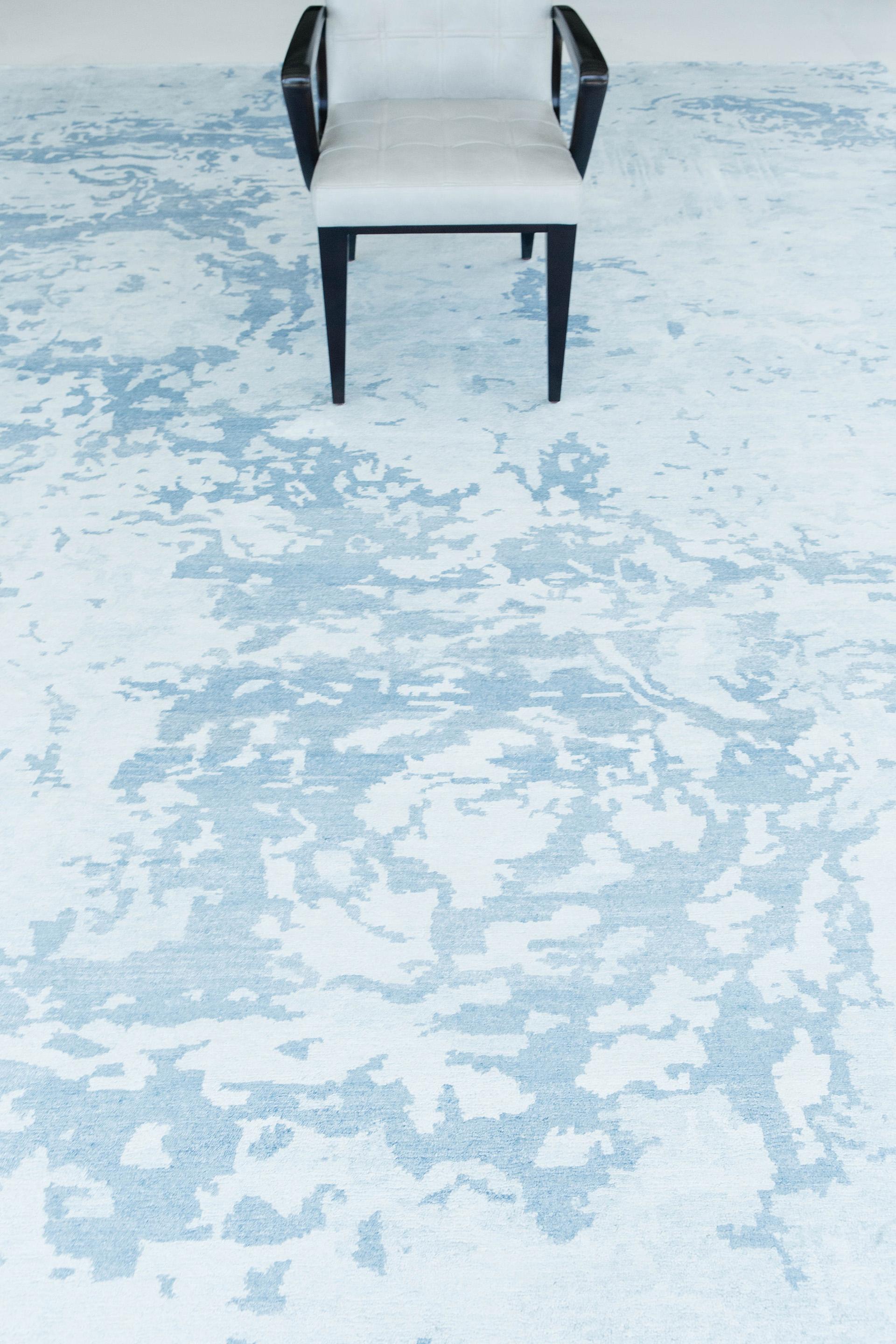 Indiano Mehraban Rugs, Tappeto in seta di bambù dal design moderno A1900 in vendita
