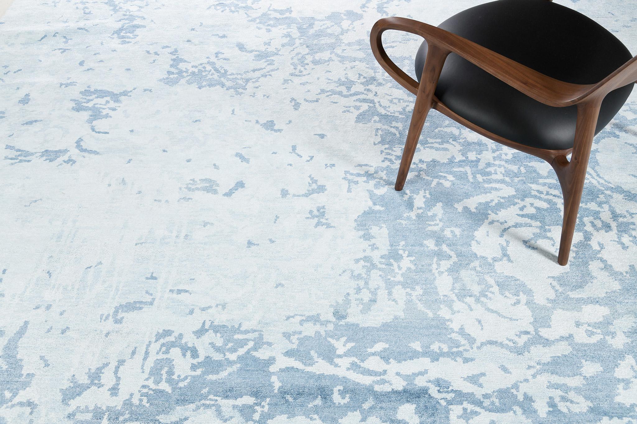 Mehraban Rugs, Tappeto in seta di bambù dal design moderno A1900 in vendita 1