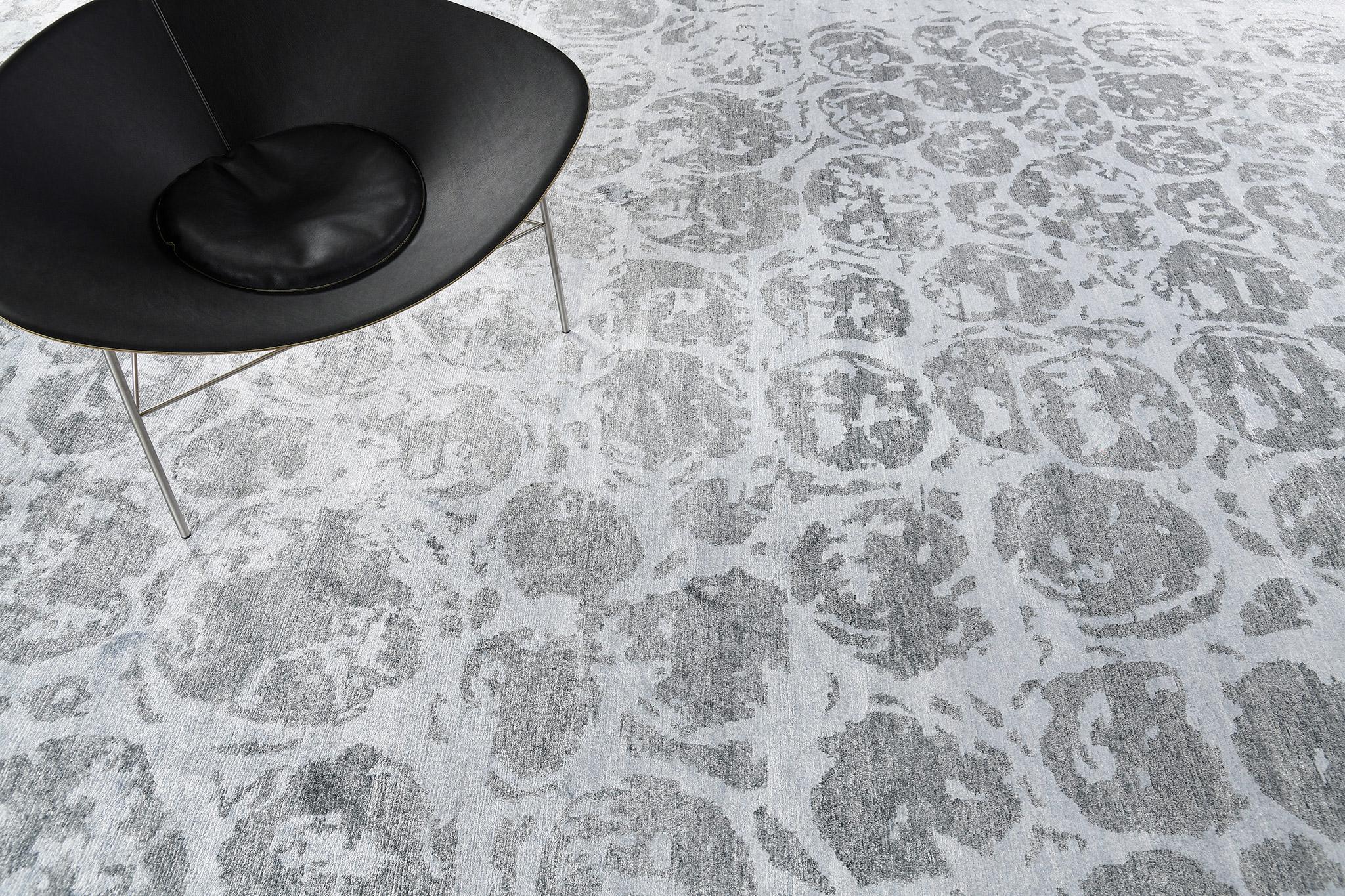 Lana Mehraban Rugs, Tappeto in seta di bambù dal design moderno A1909 in vendita