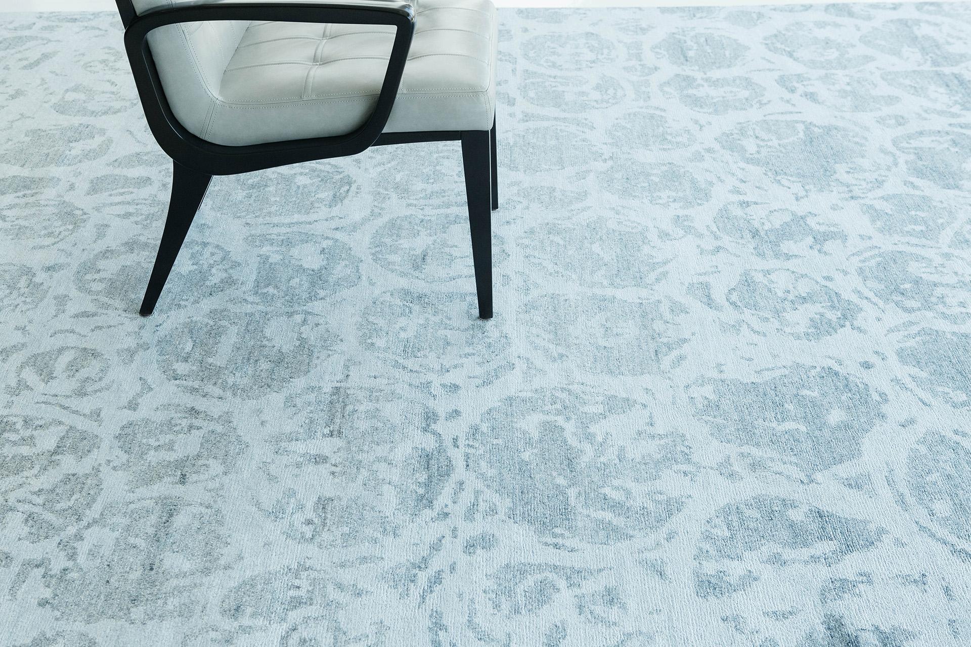 Seta Mehraban Rugs, Tappeto in seta di bambù dal design moderno A1909 in vendita
